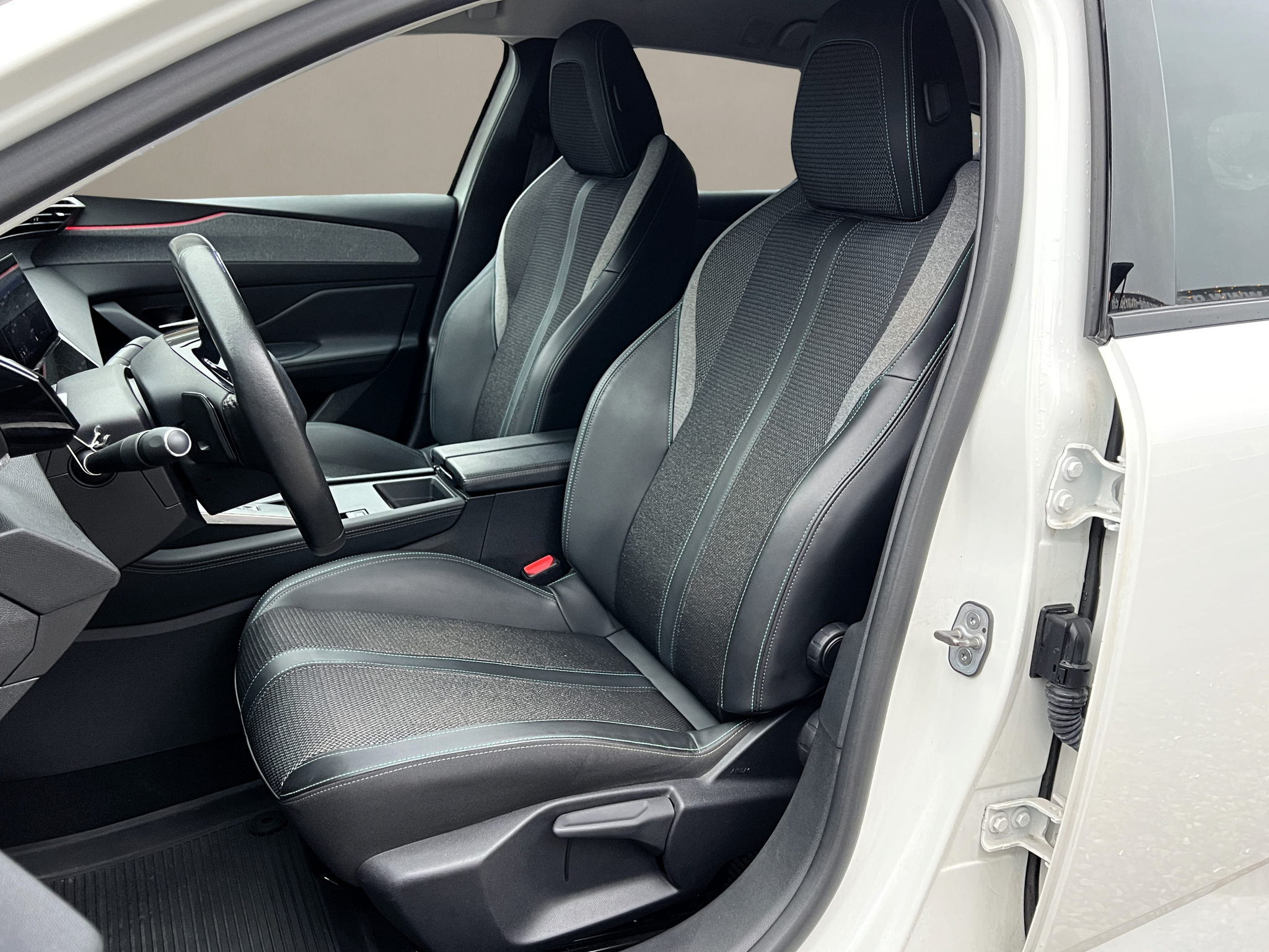 listing desktop thumbnail image 8