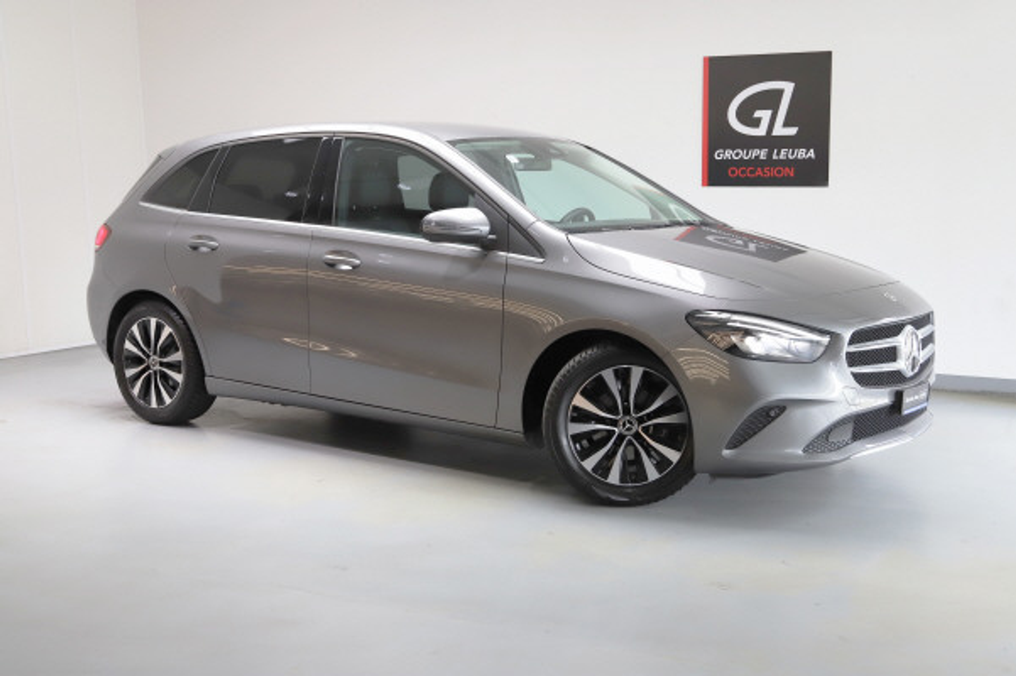 listing desktop thumbnail image 0