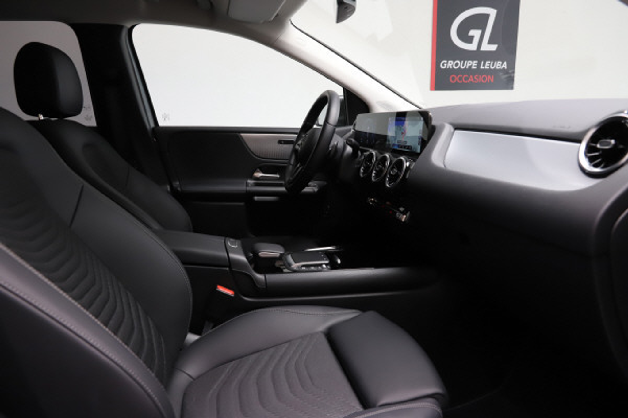 listing desktop thumbnail image 8