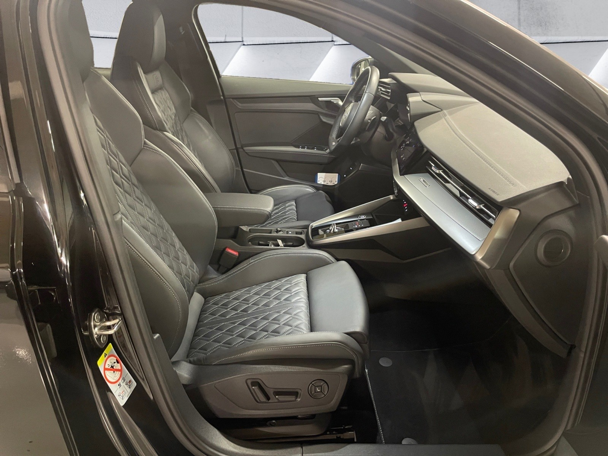 listing desktop thumbnail image 14