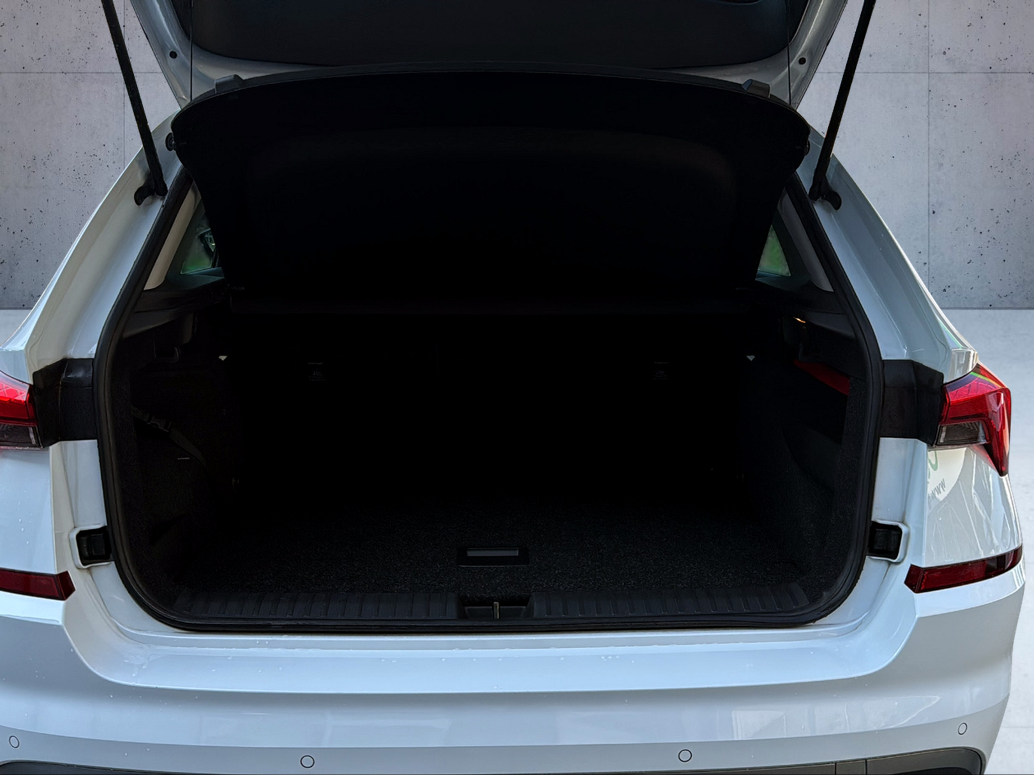 listing desktop thumbnail image 9