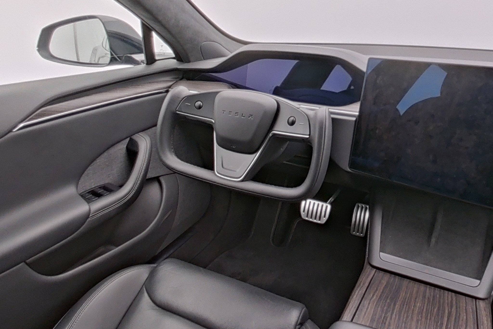 listing desktop thumbnail image 9