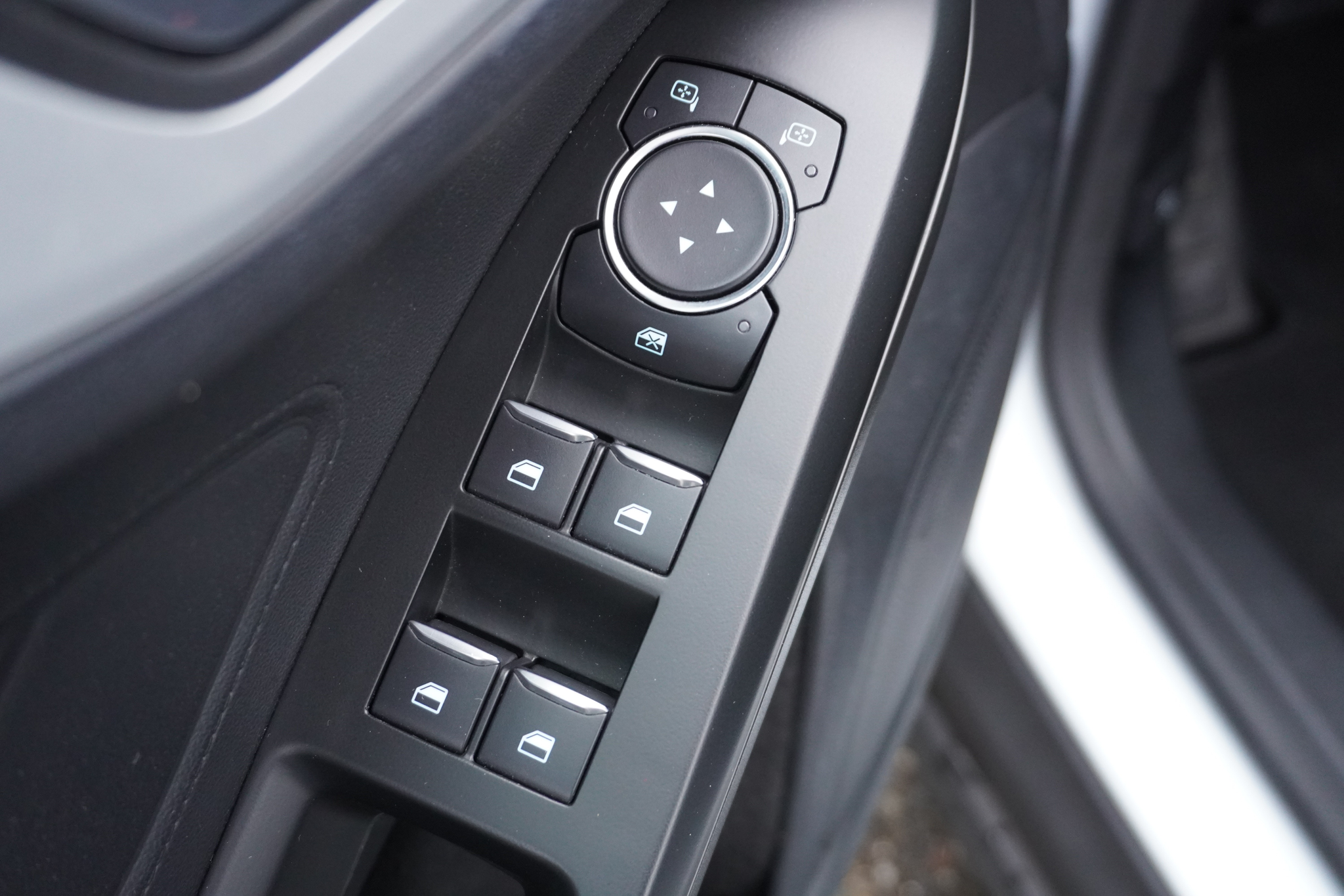 listing desktop thumbnail image 10