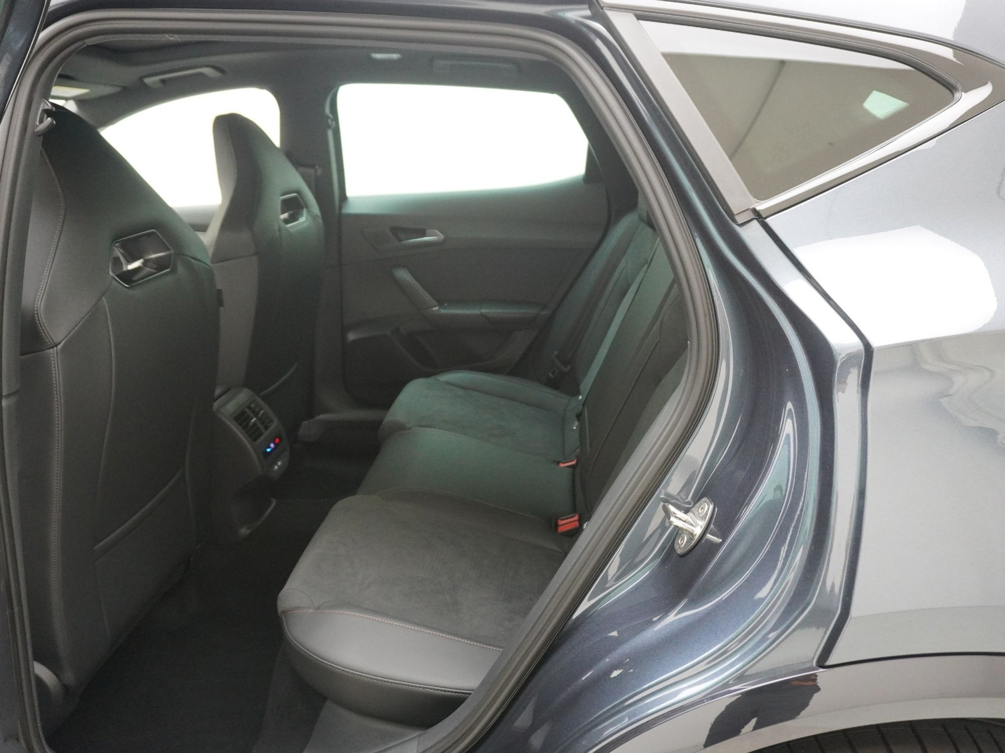 listing desktop thumbnail image 15