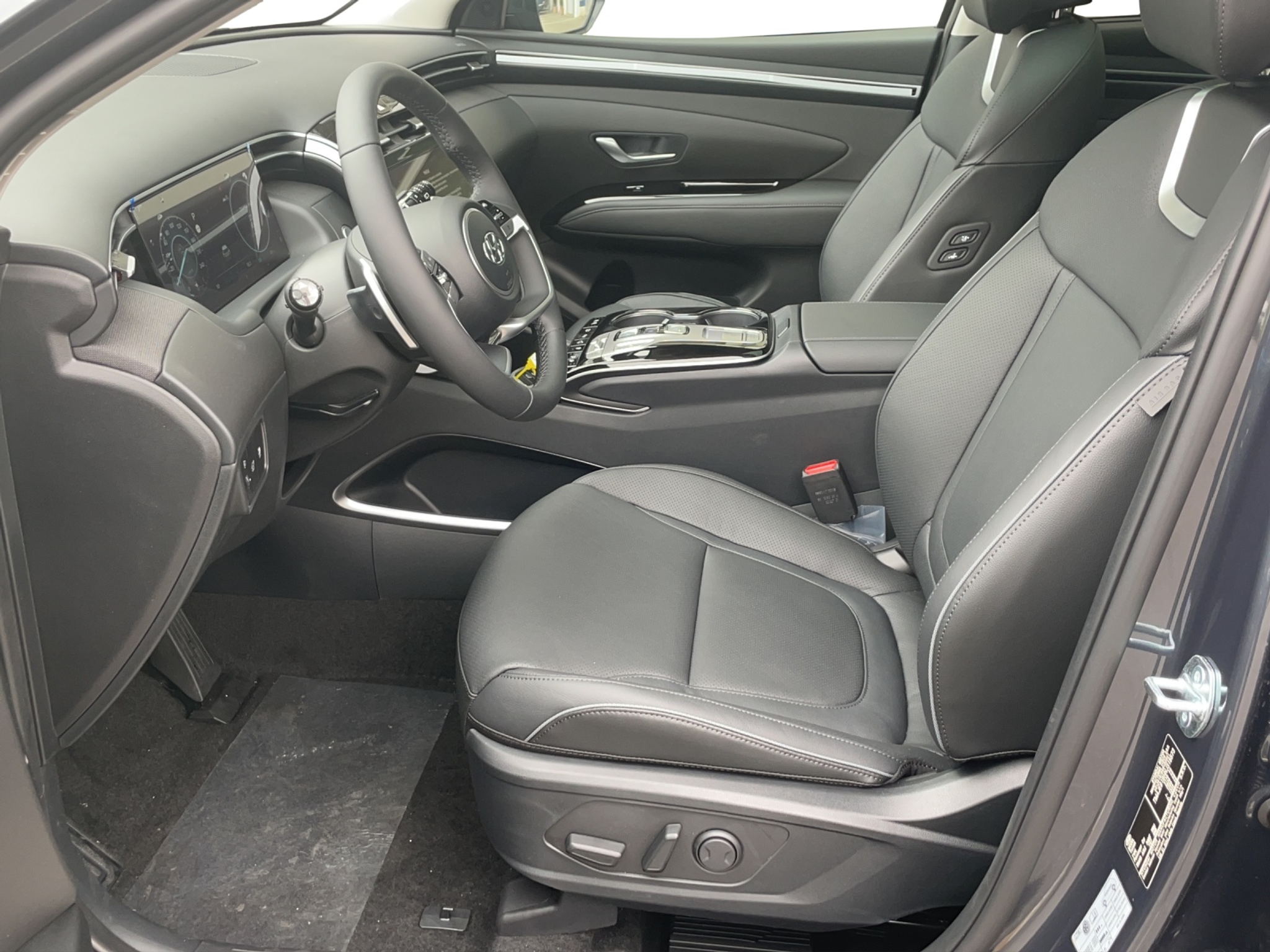 listing desktop thumbnail image 4