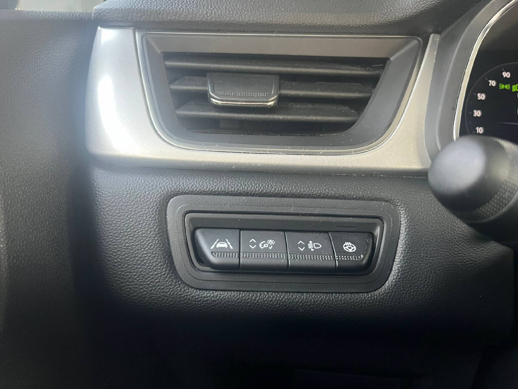 listing desktop thumbnail image 15