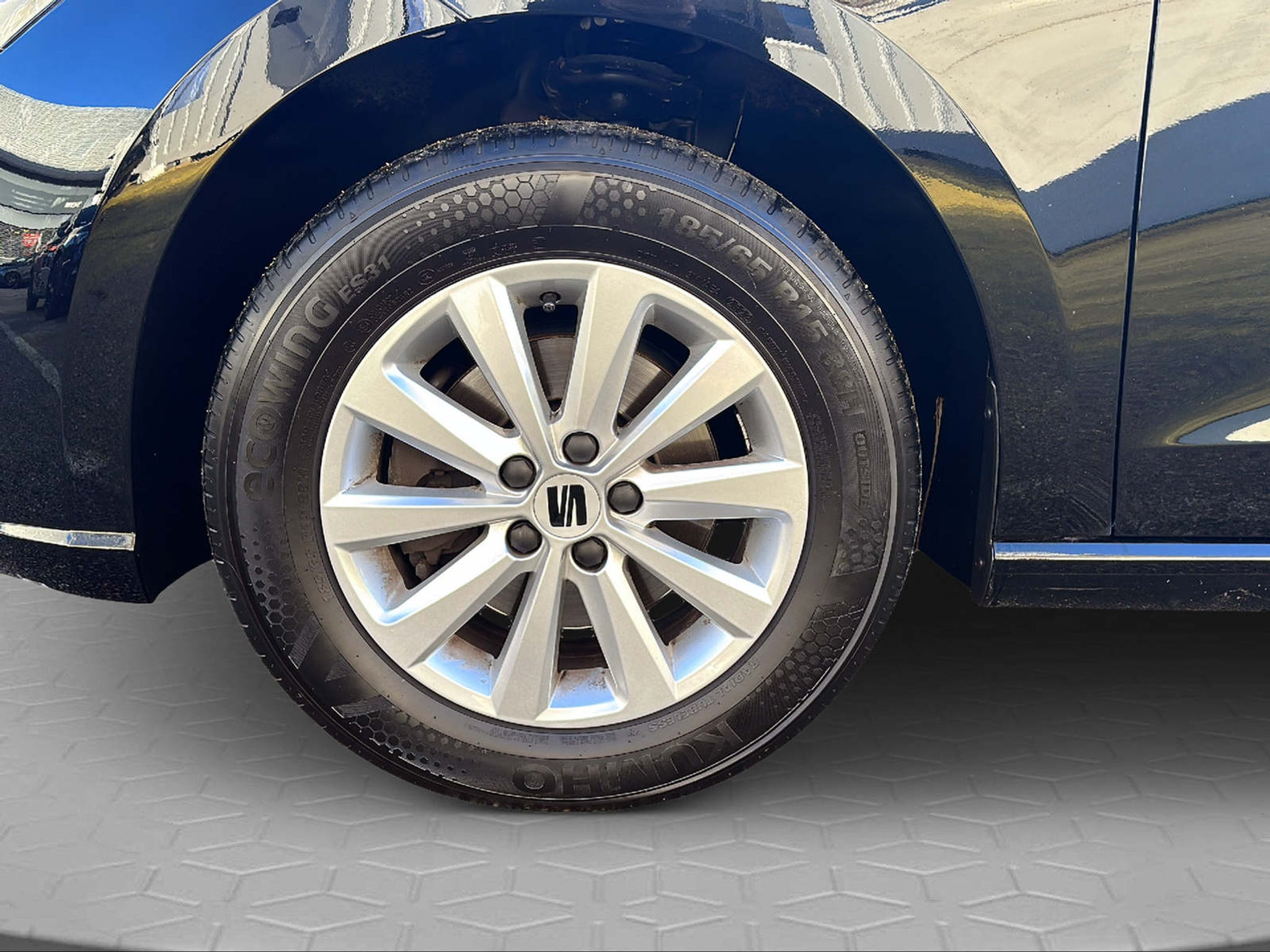 listing desktop thumbnail image 8