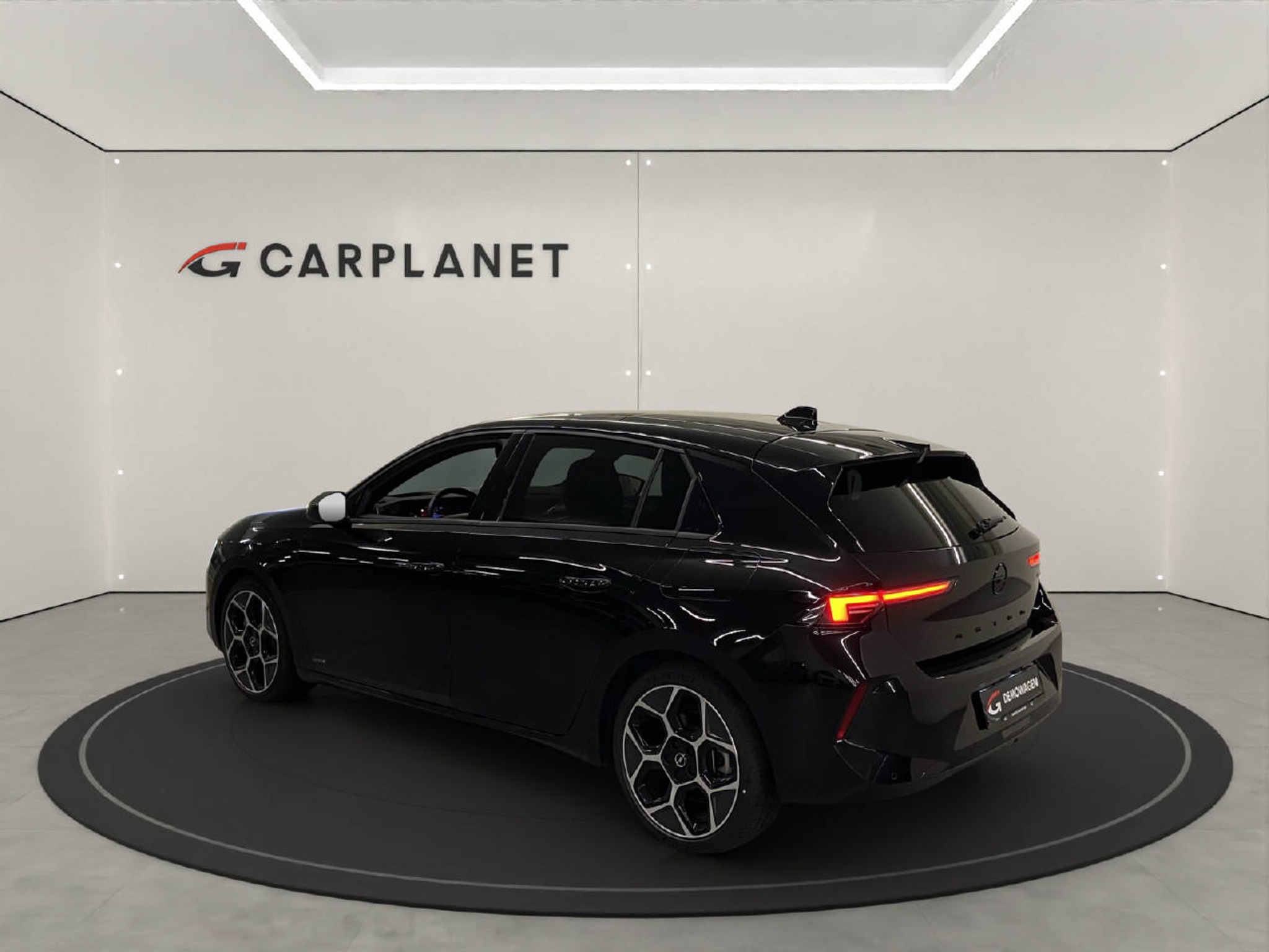 listing desktop thumbnail image 2