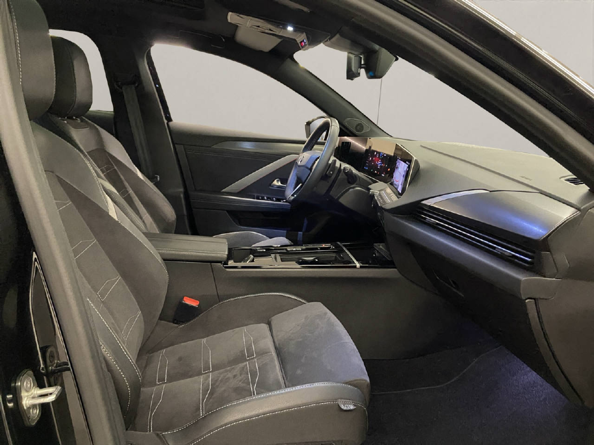 listing desktop thumbnail image 11