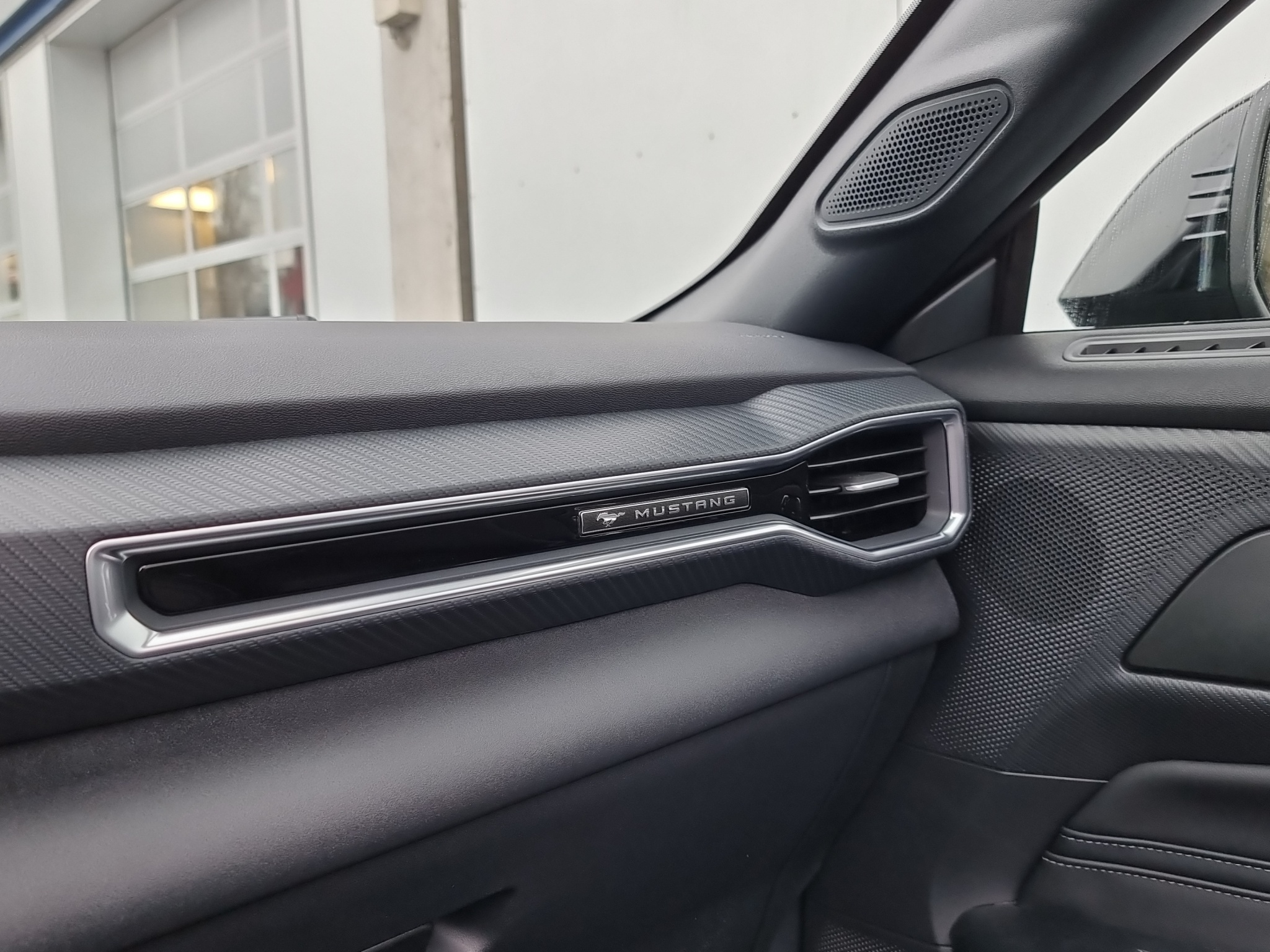 listing desktop thumbnail image 13