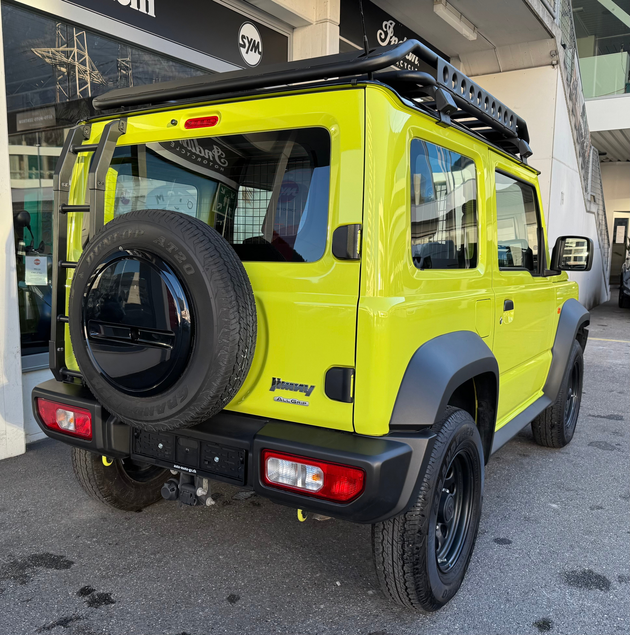 listing desktop thumbnail image 5