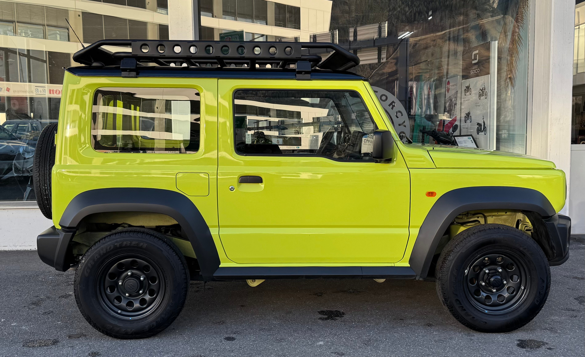 listing desktop thumbnail image 1