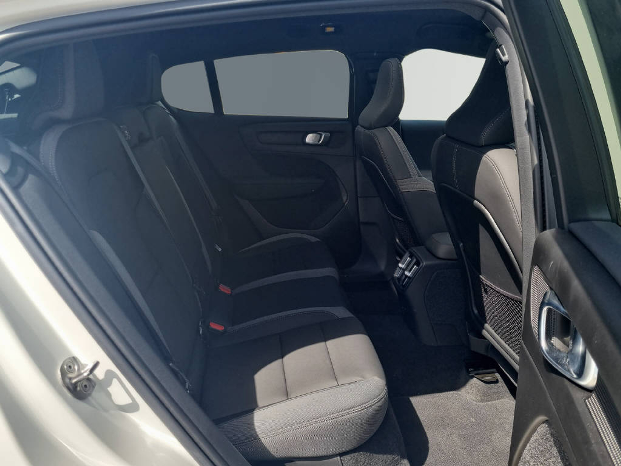 listing desktop thumbnail image 11