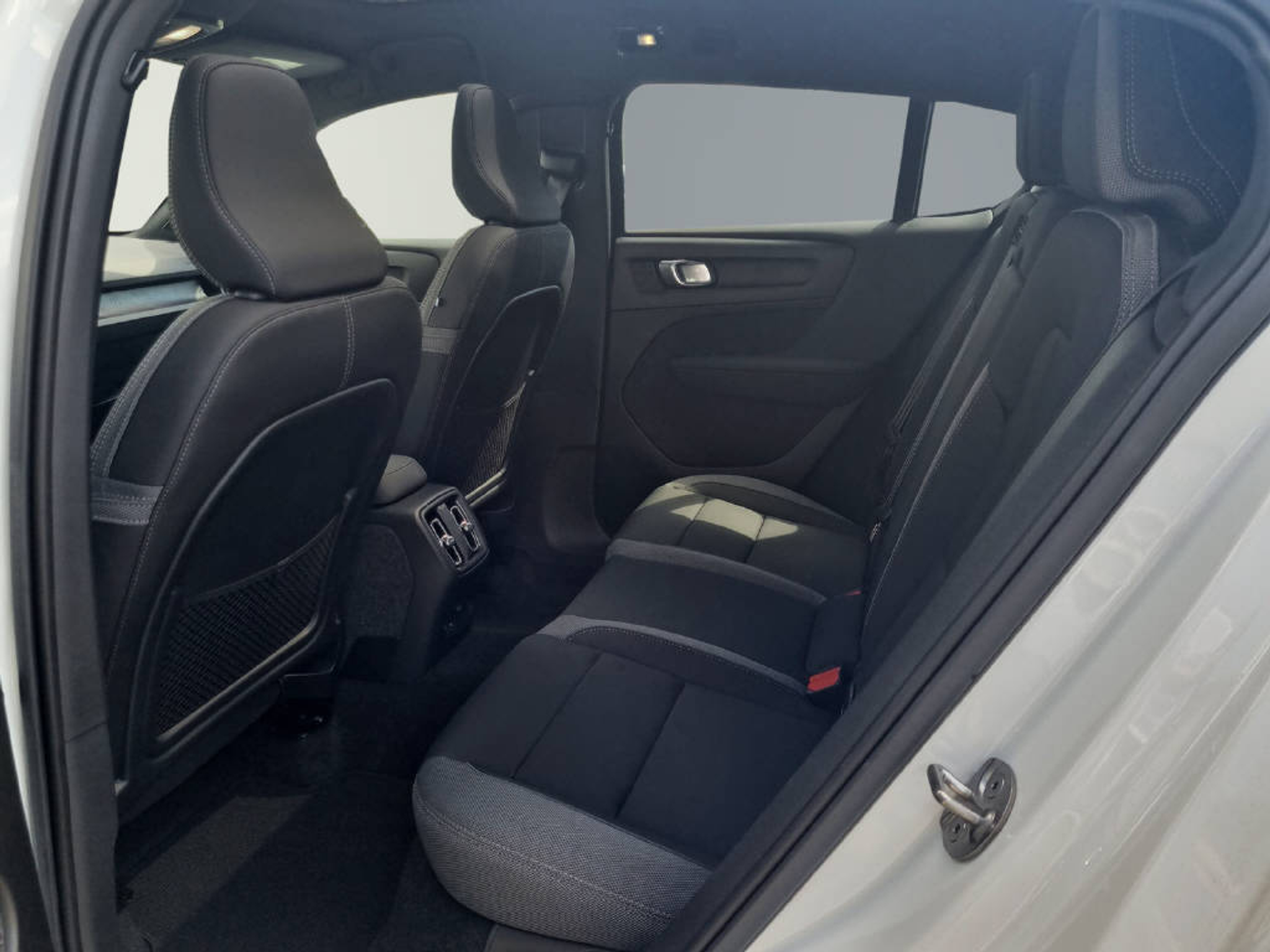 listing desktop thumbnail image 10