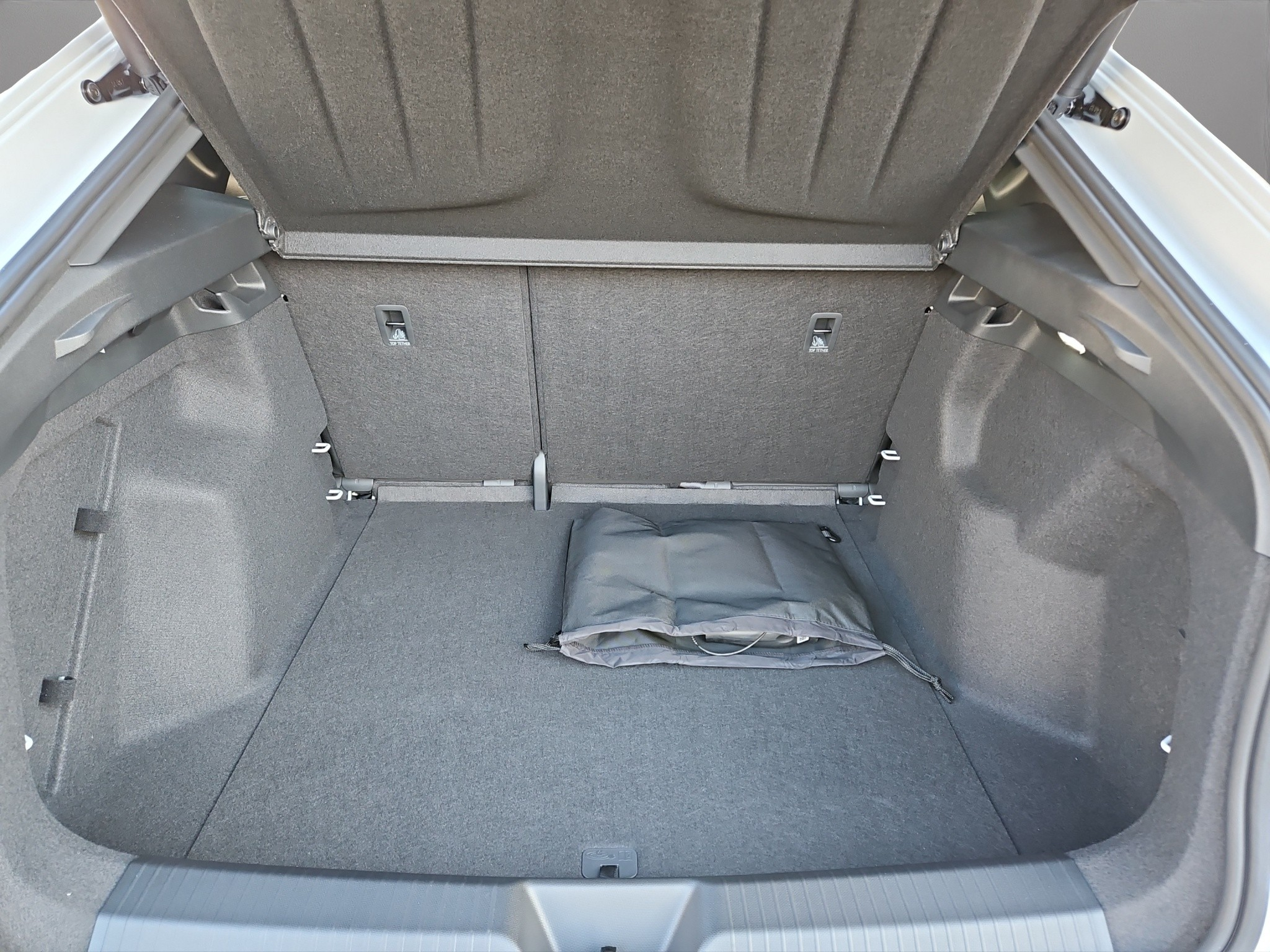 listing desktop thumbnail image 8