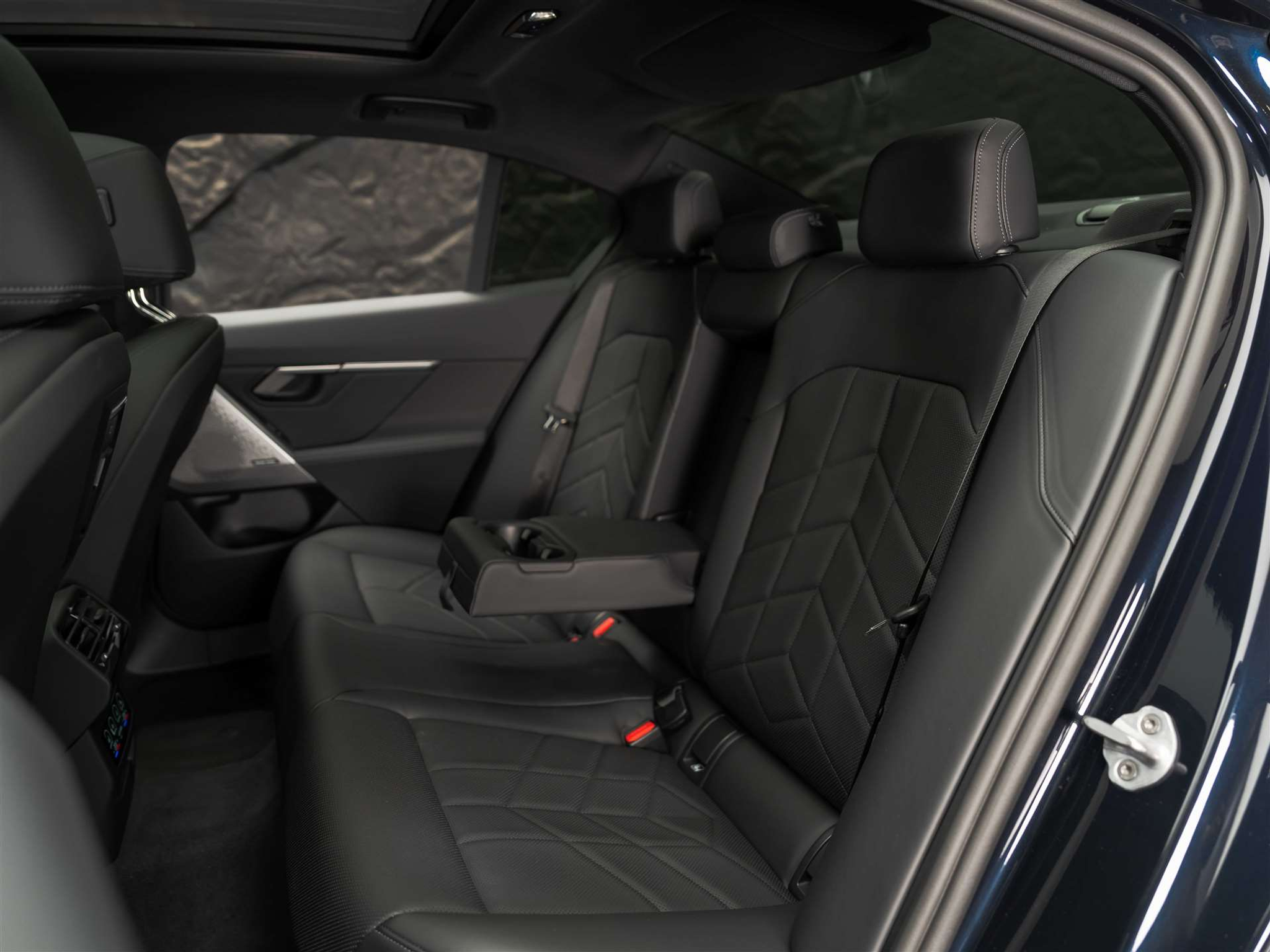 listing desktop thumbnail image 13