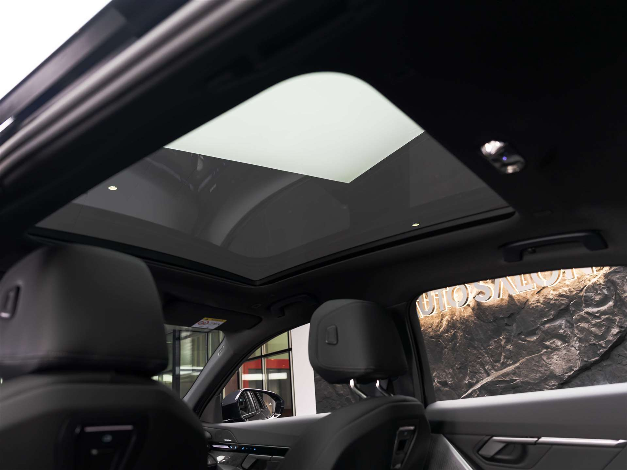 listing desktop thumbnail image 15