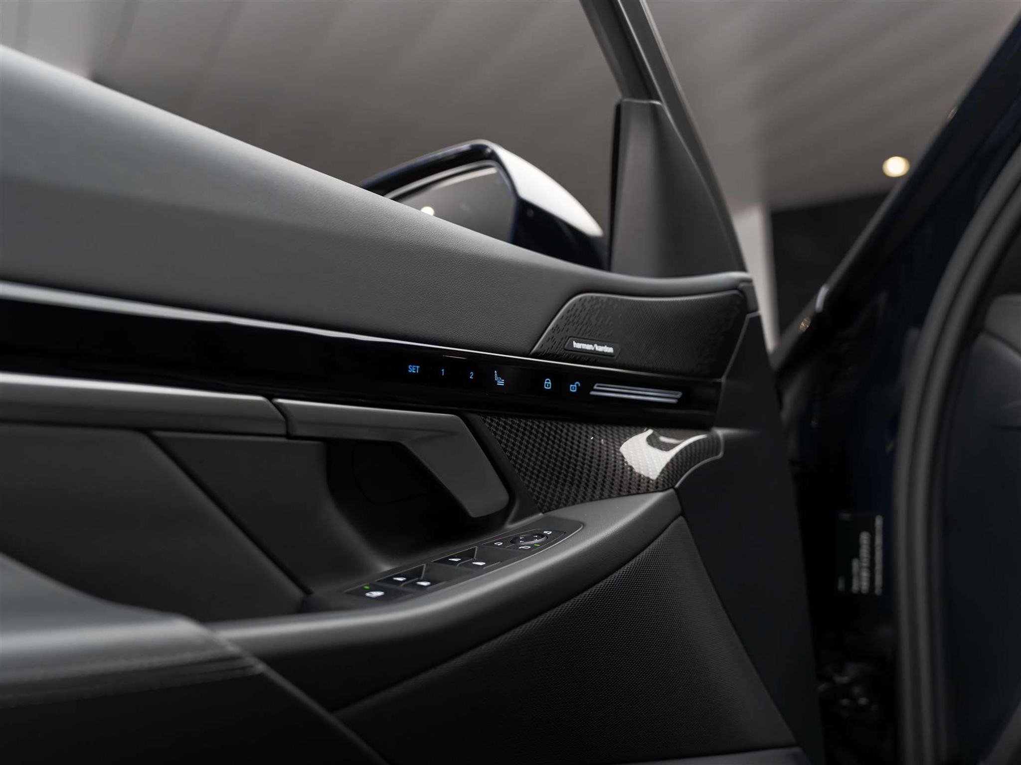 listing desktop thumbnail image 31