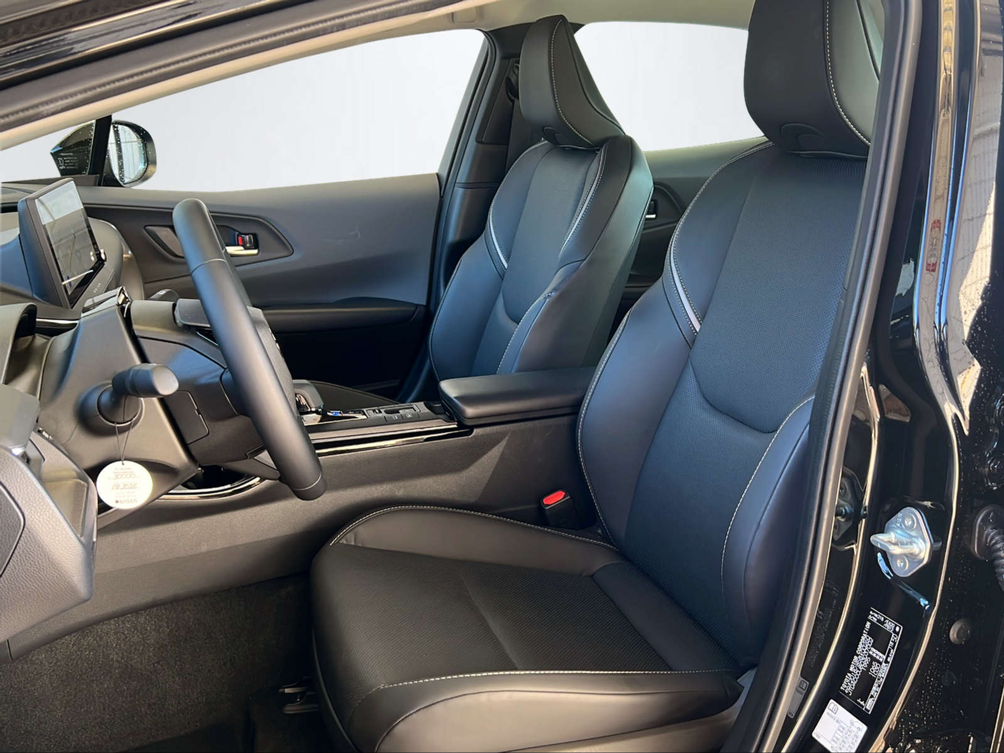 listing desktop thumbnail image 14