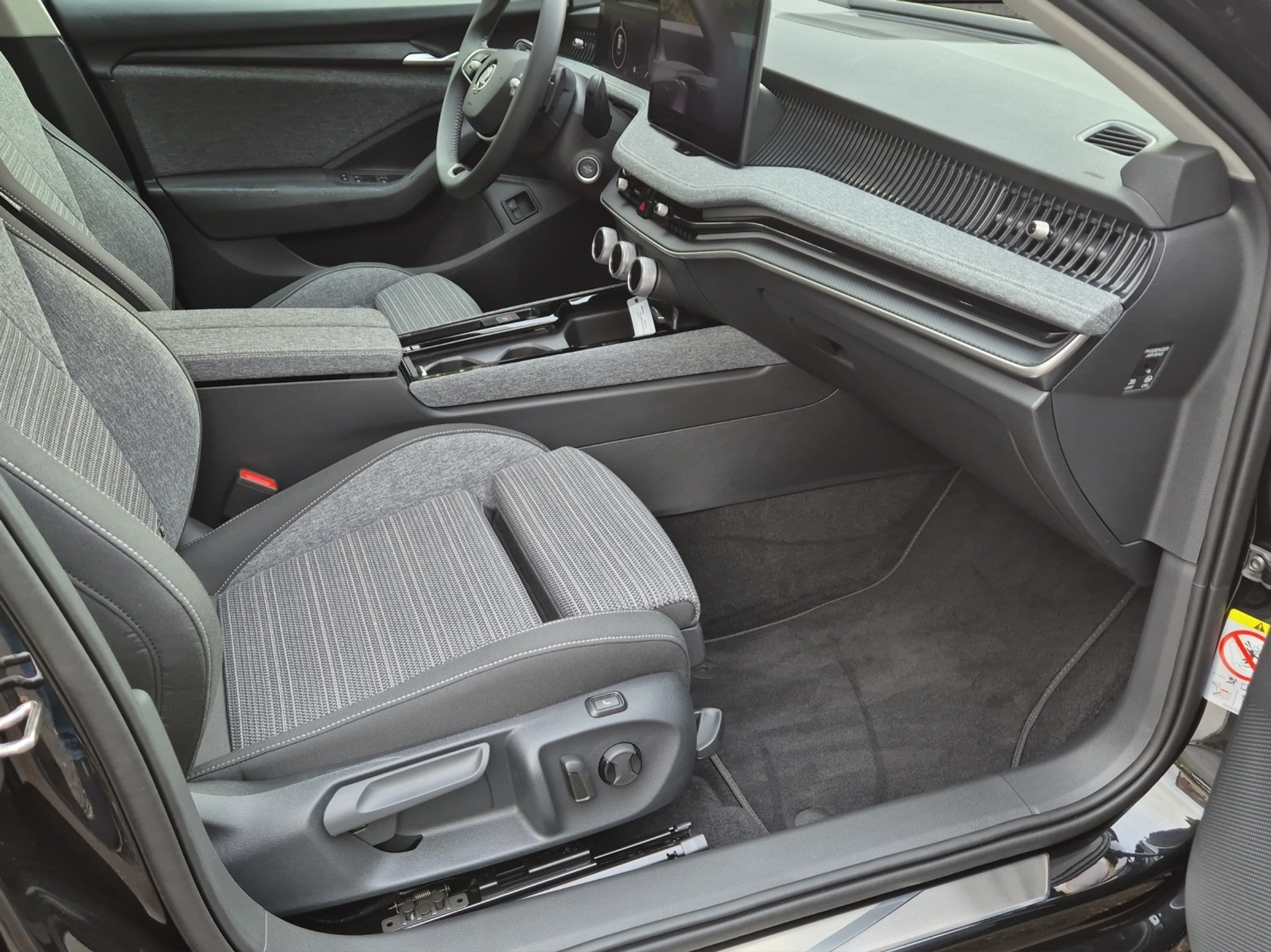 listing desktop thumbnail image 19