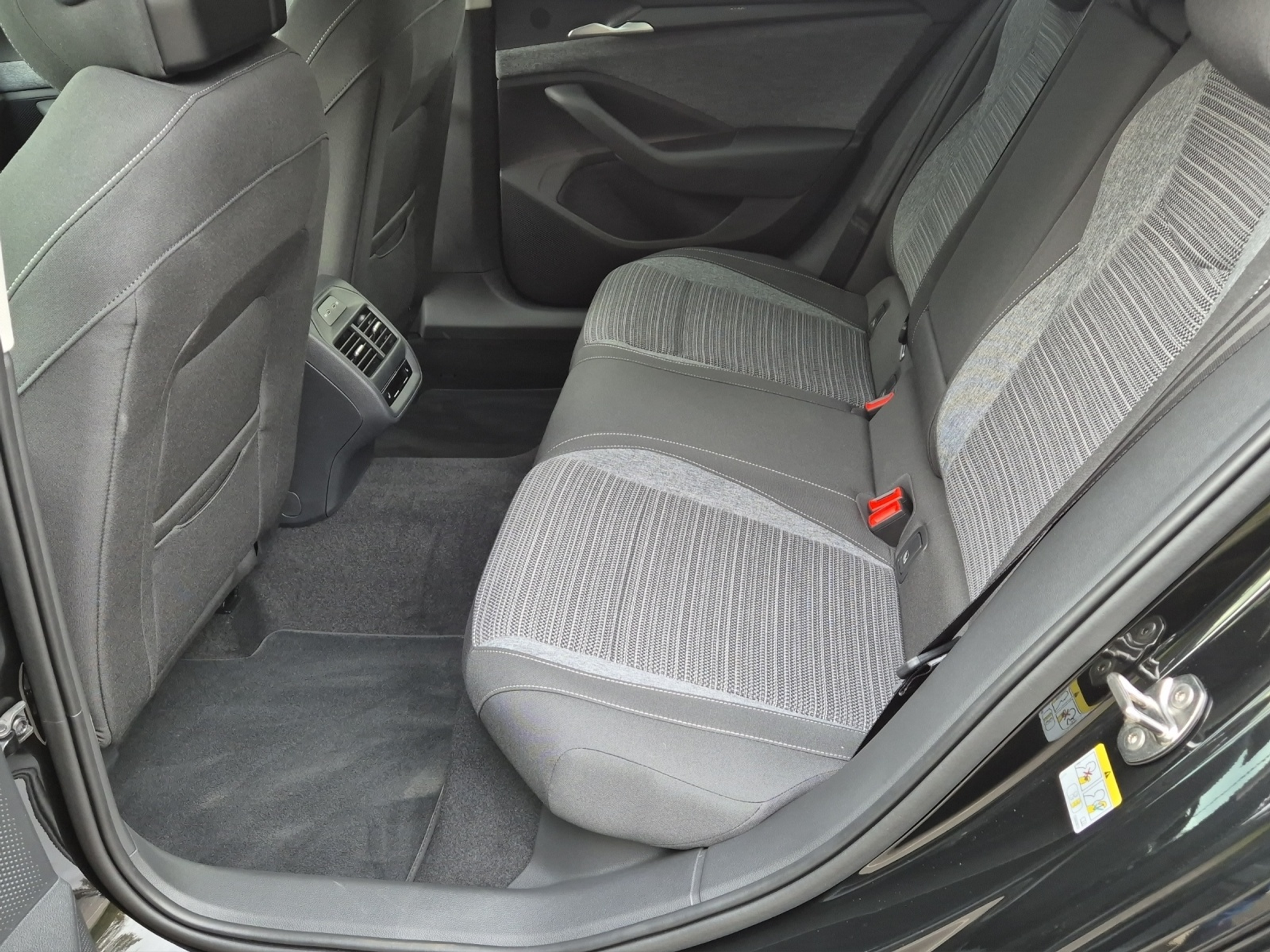 listing desktop thumbnail image 20