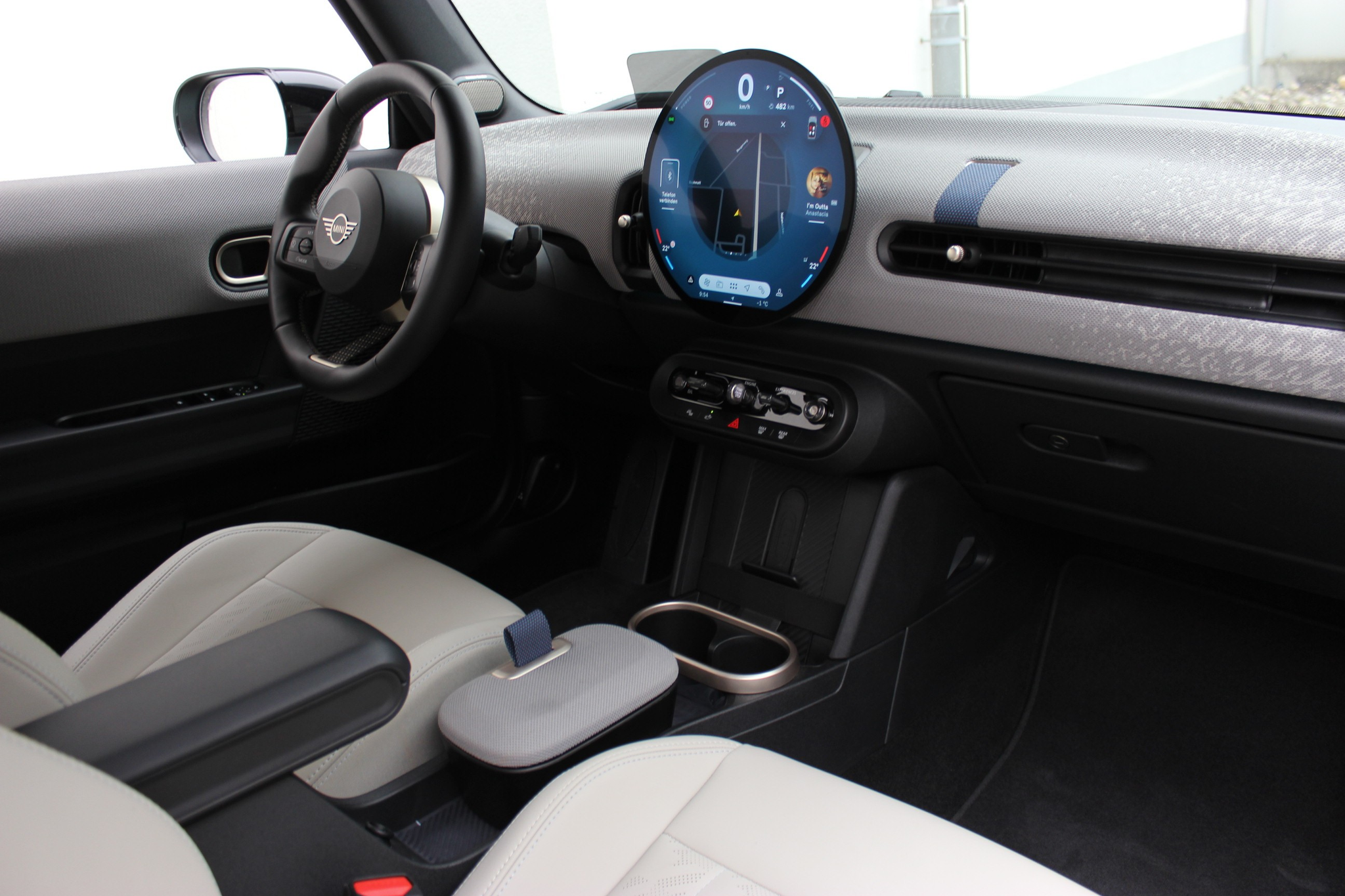 listing desktop thumbnail image 1