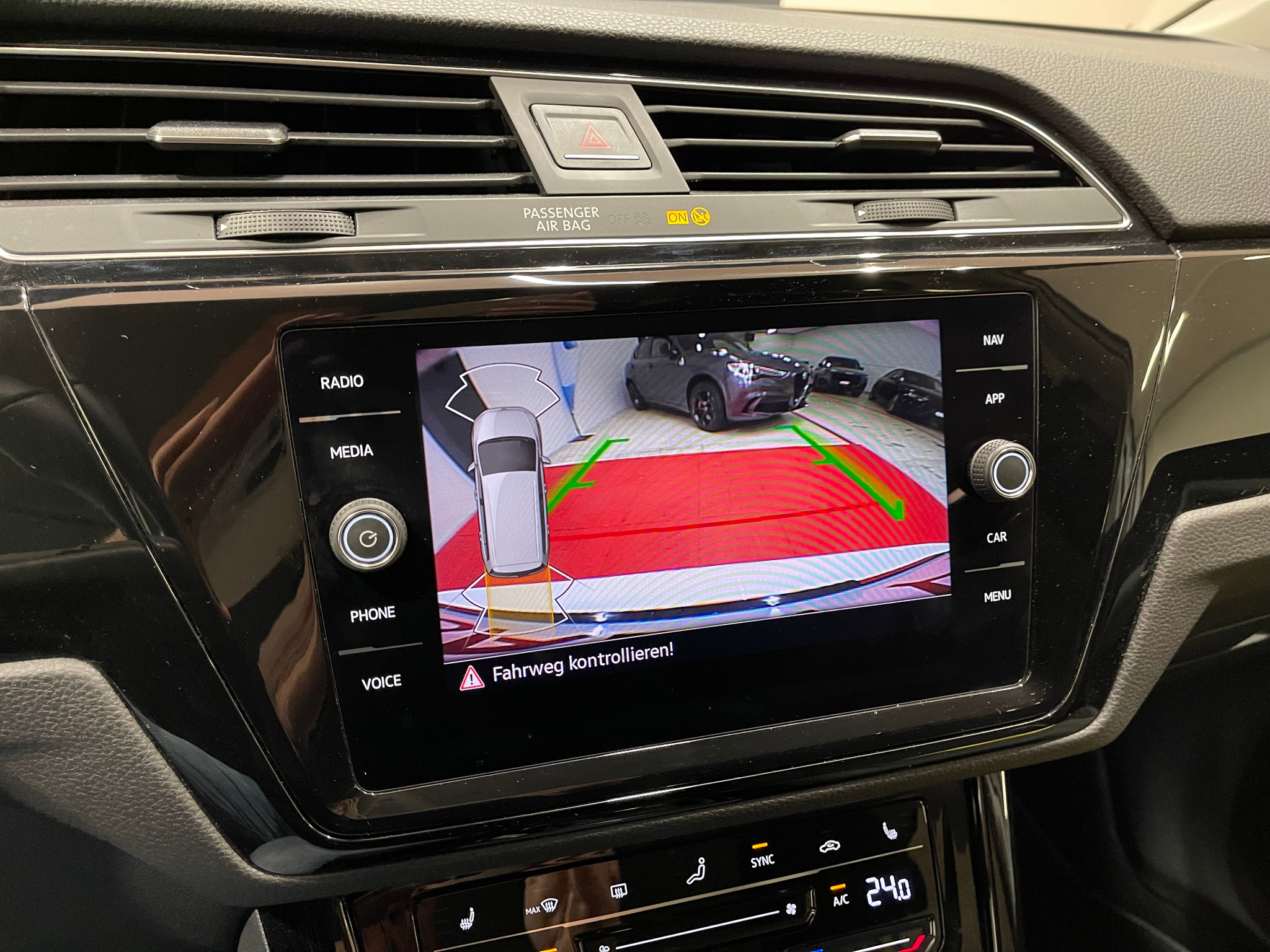 listing desktop thumbnail image 23