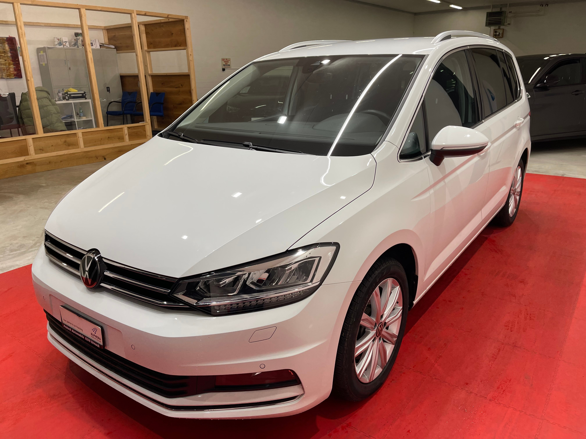 listing desktop thumbnail image 2