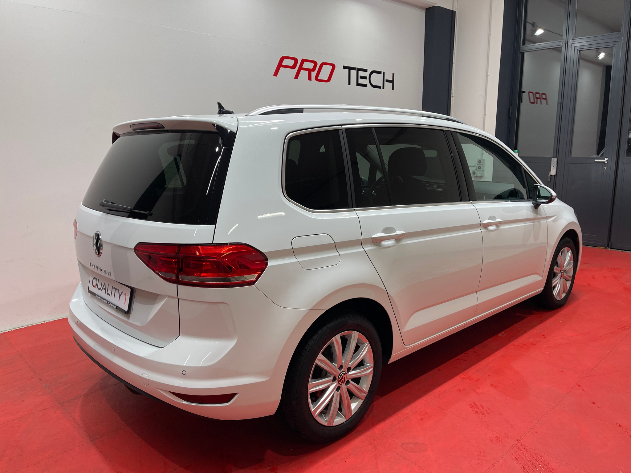 listing desktop thumbnail image 5