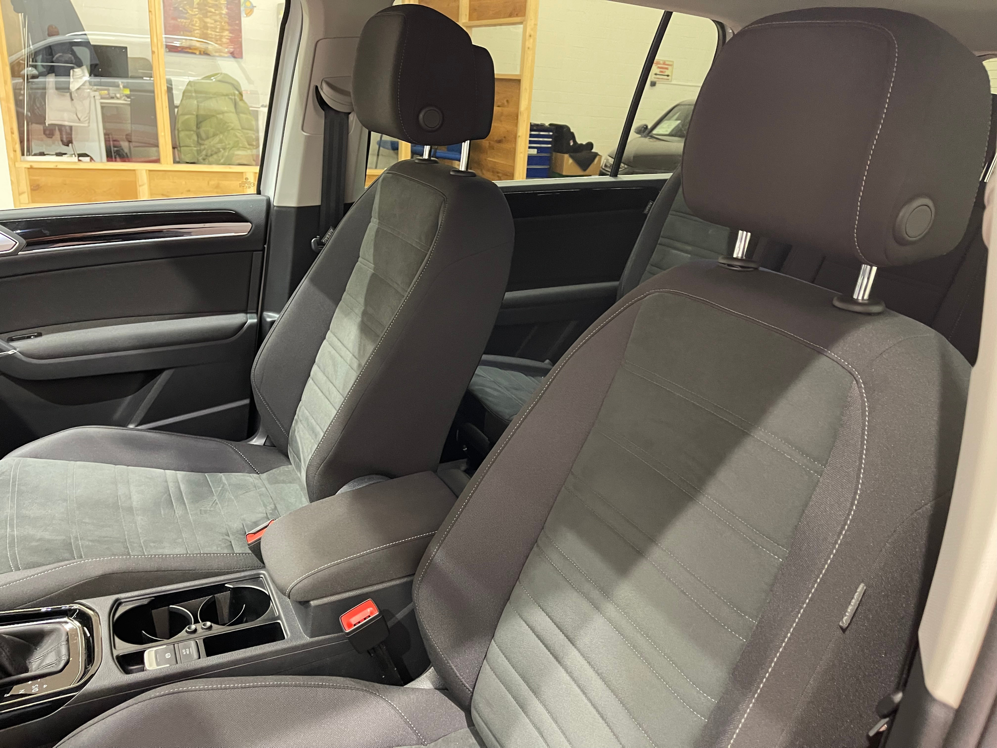 listing desktop thumbnail image 9