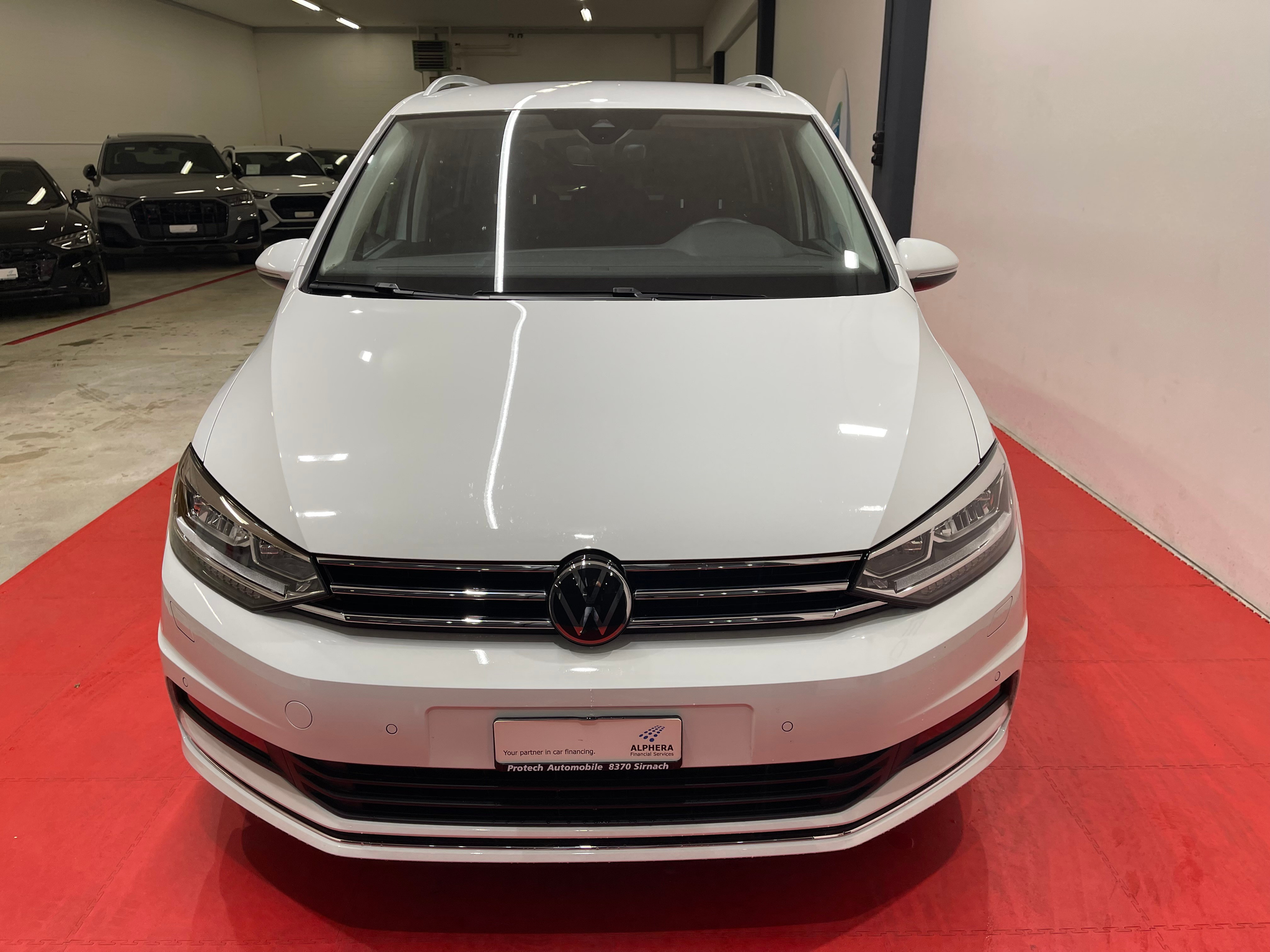 listing desktop thumbnail image 1