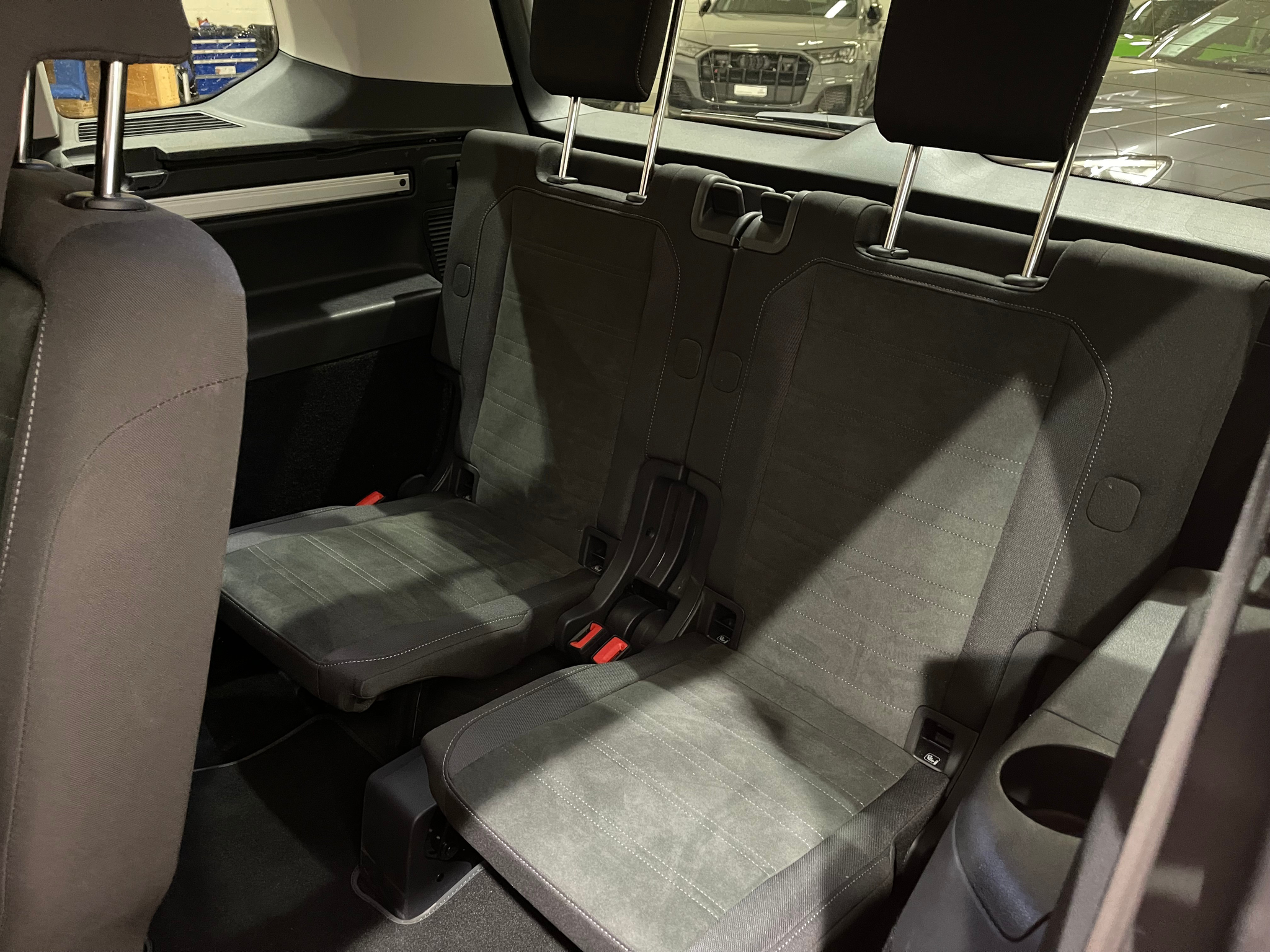 listing desktop thumbnail image 12