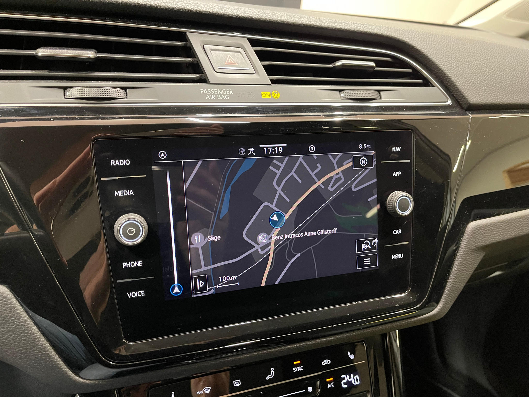 listing desktop thumbnail image 24