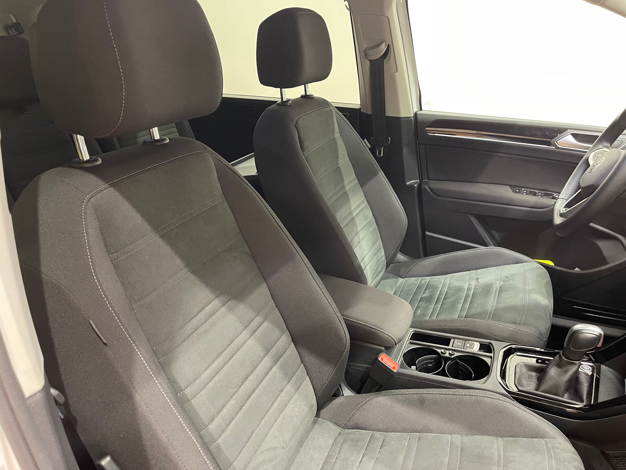 listing desktop thumbnail image 17