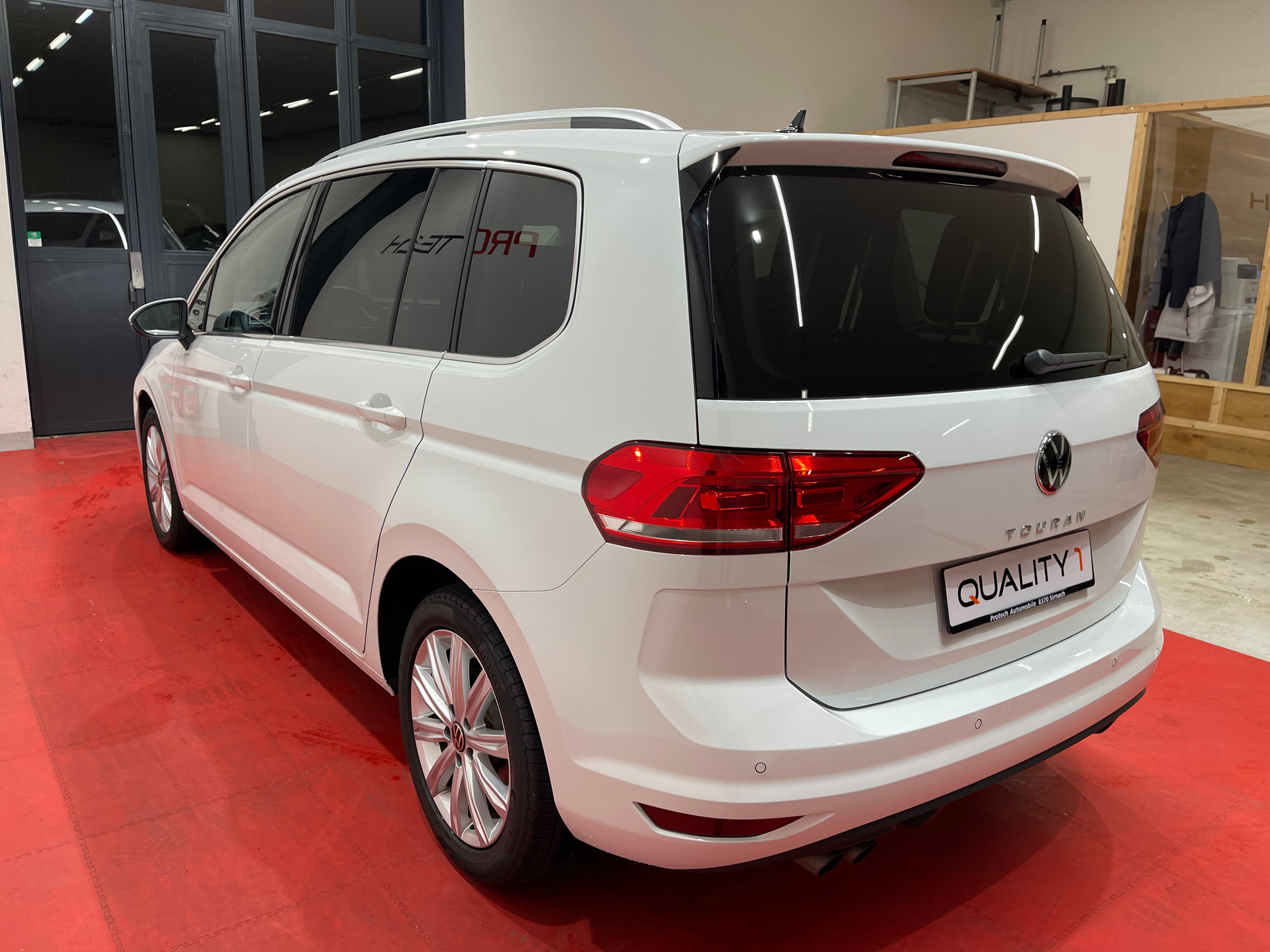 listing desktop thumbnail image 7