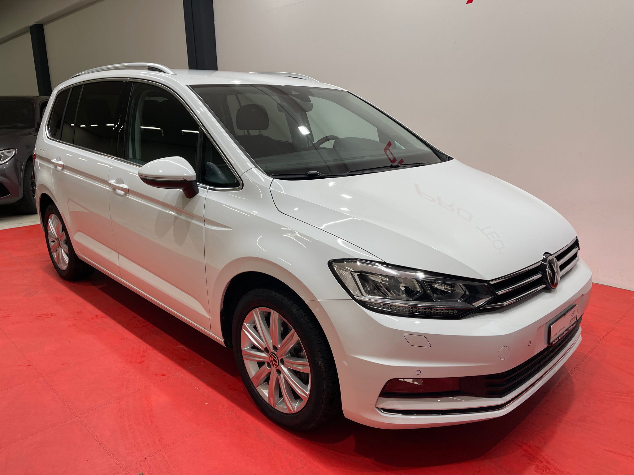 listing desktop thumbnail image 3