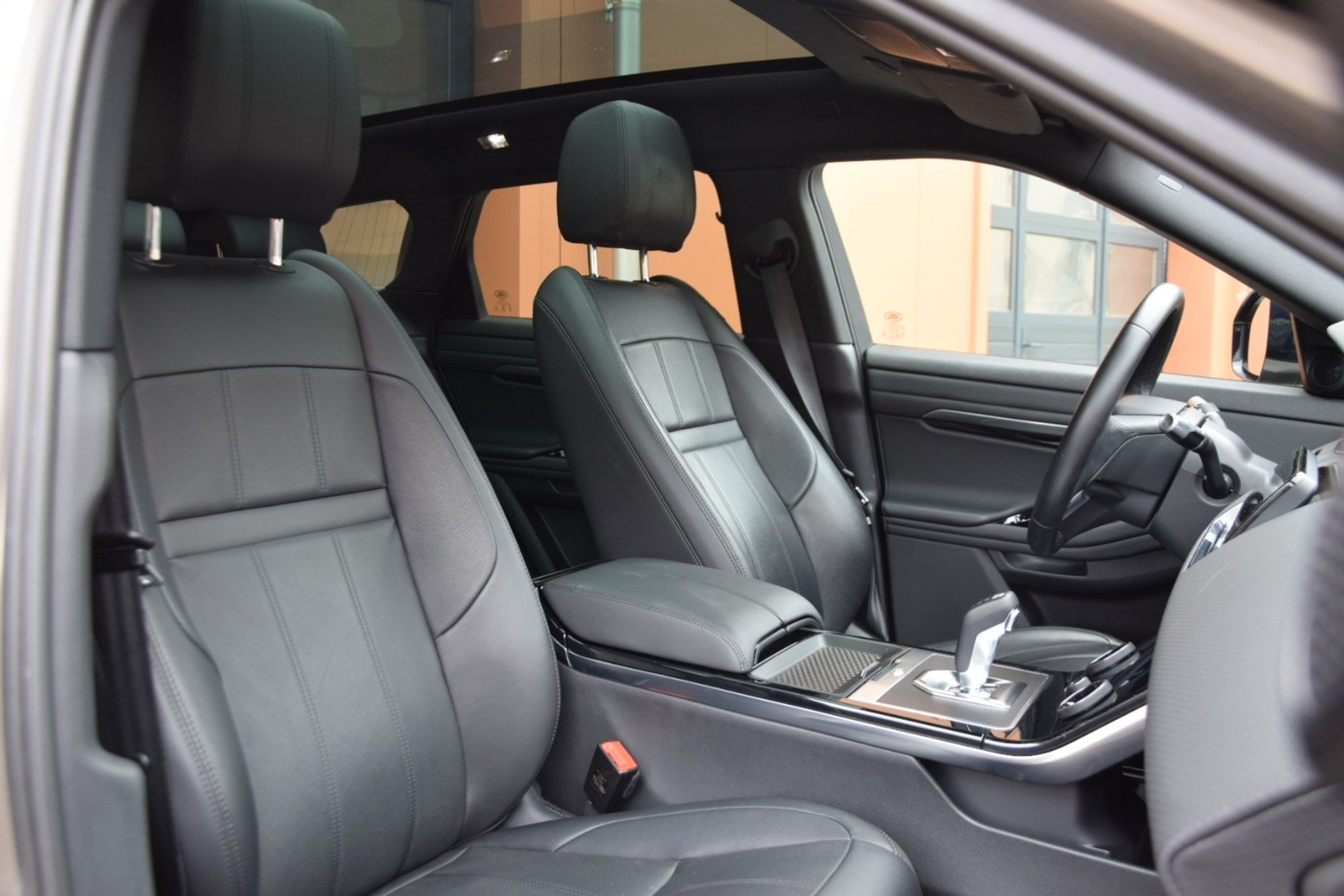 listing desktop thumbnail image 28