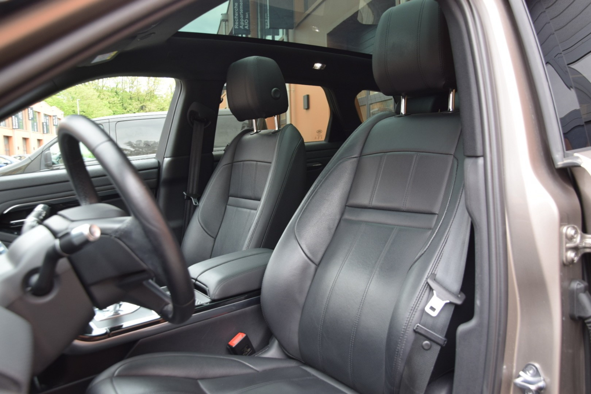 listing desktop thumbnail image 27