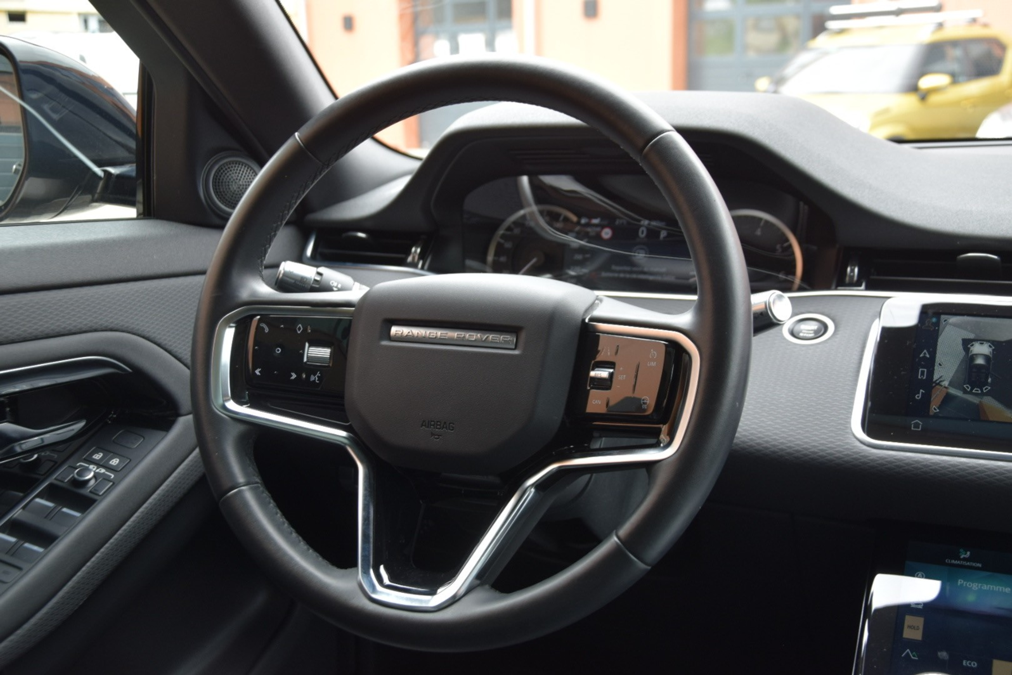 listing desktop thumbnail image 12