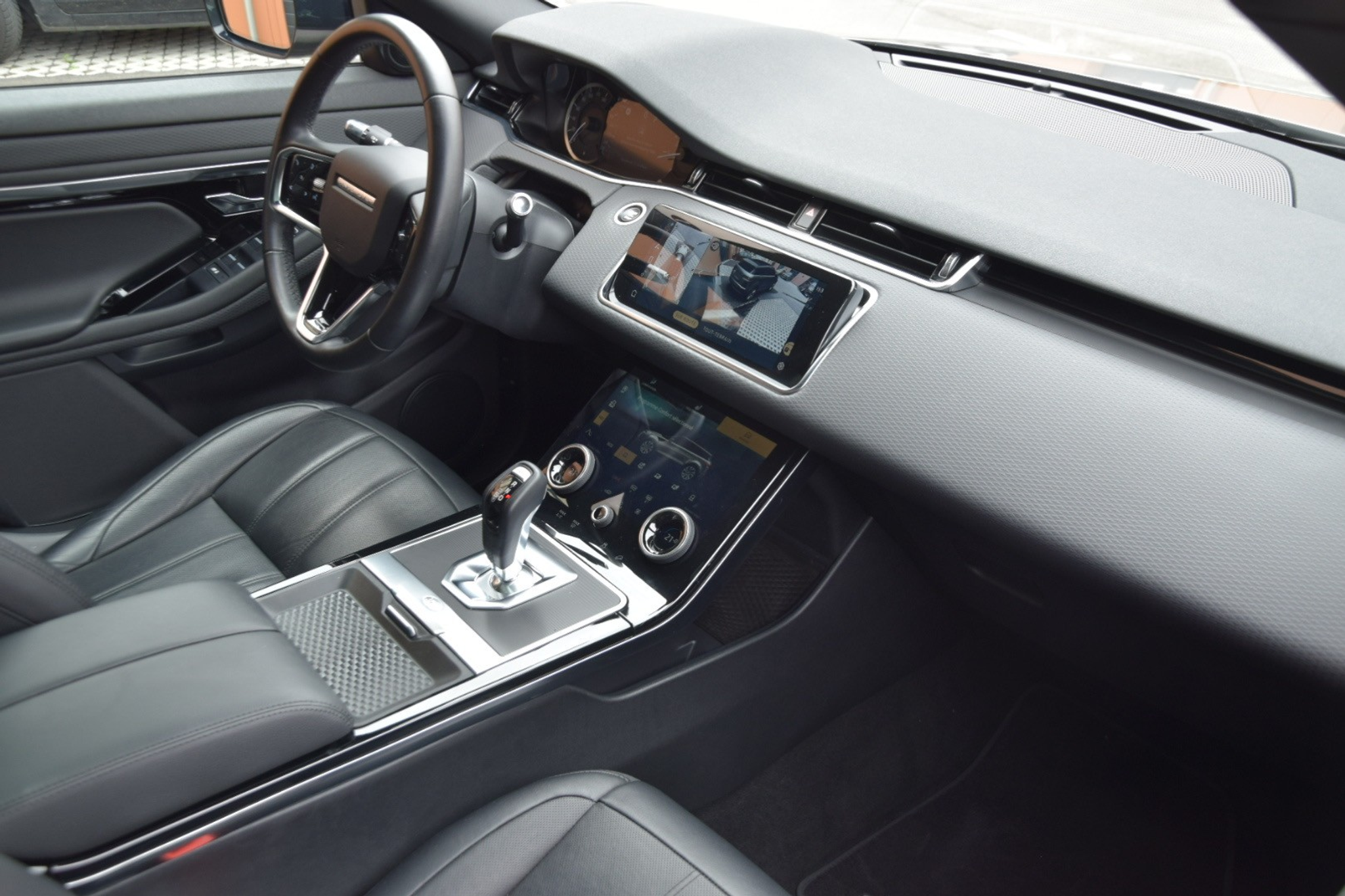 listing desktop thumbnail image 29