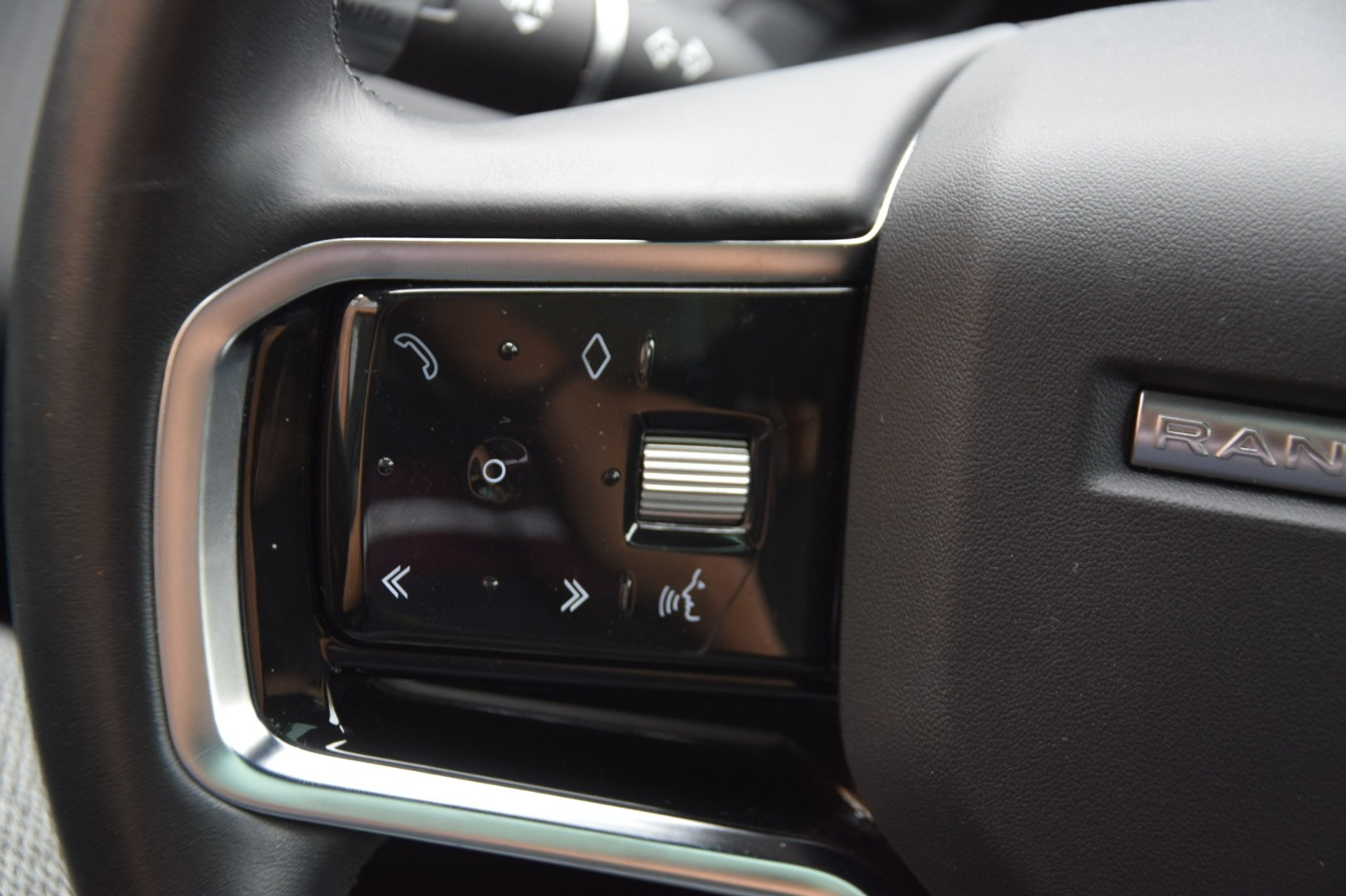 listing desktop thumbnail image 14