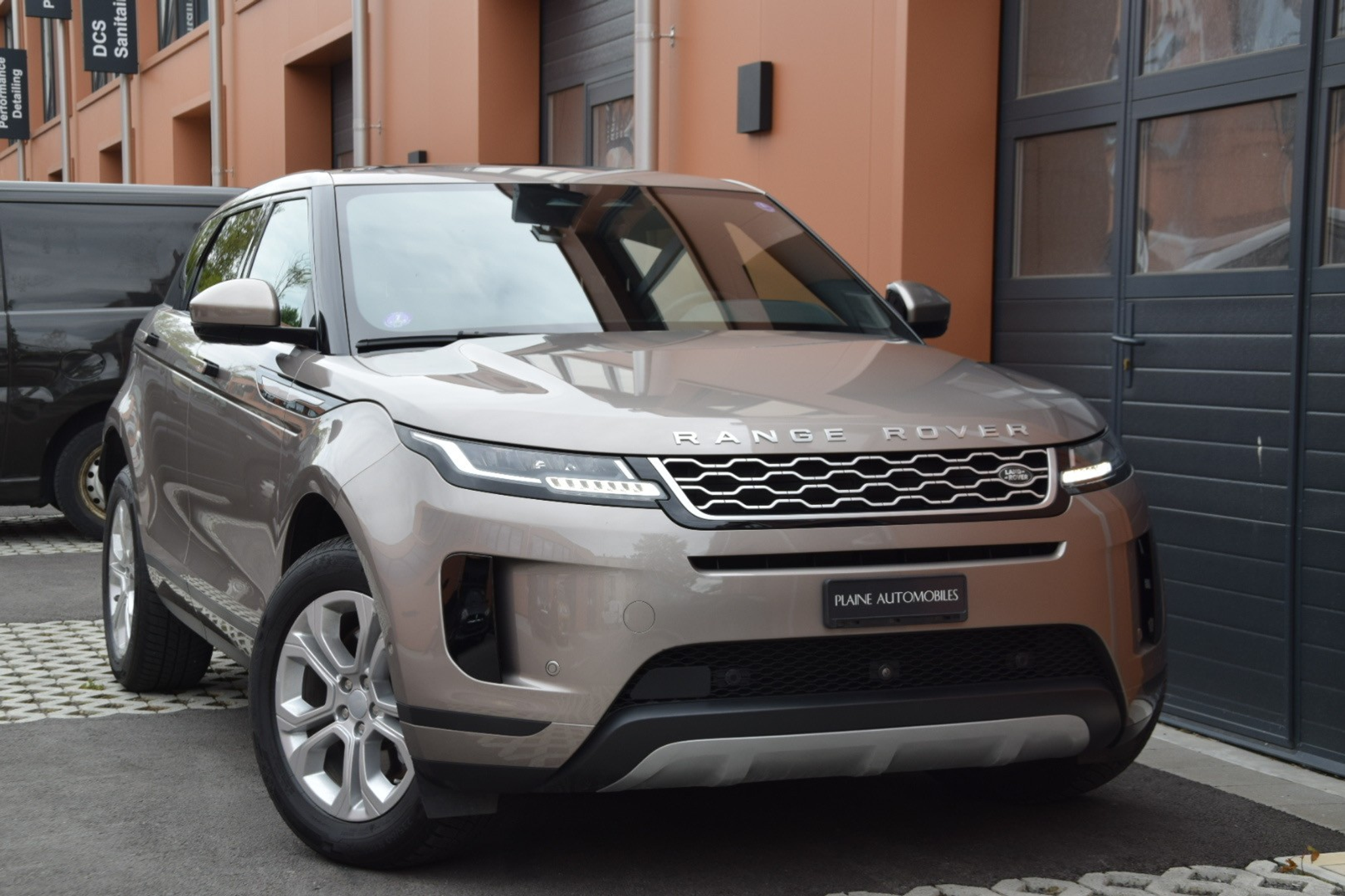 listing desktop thumbnail image 1