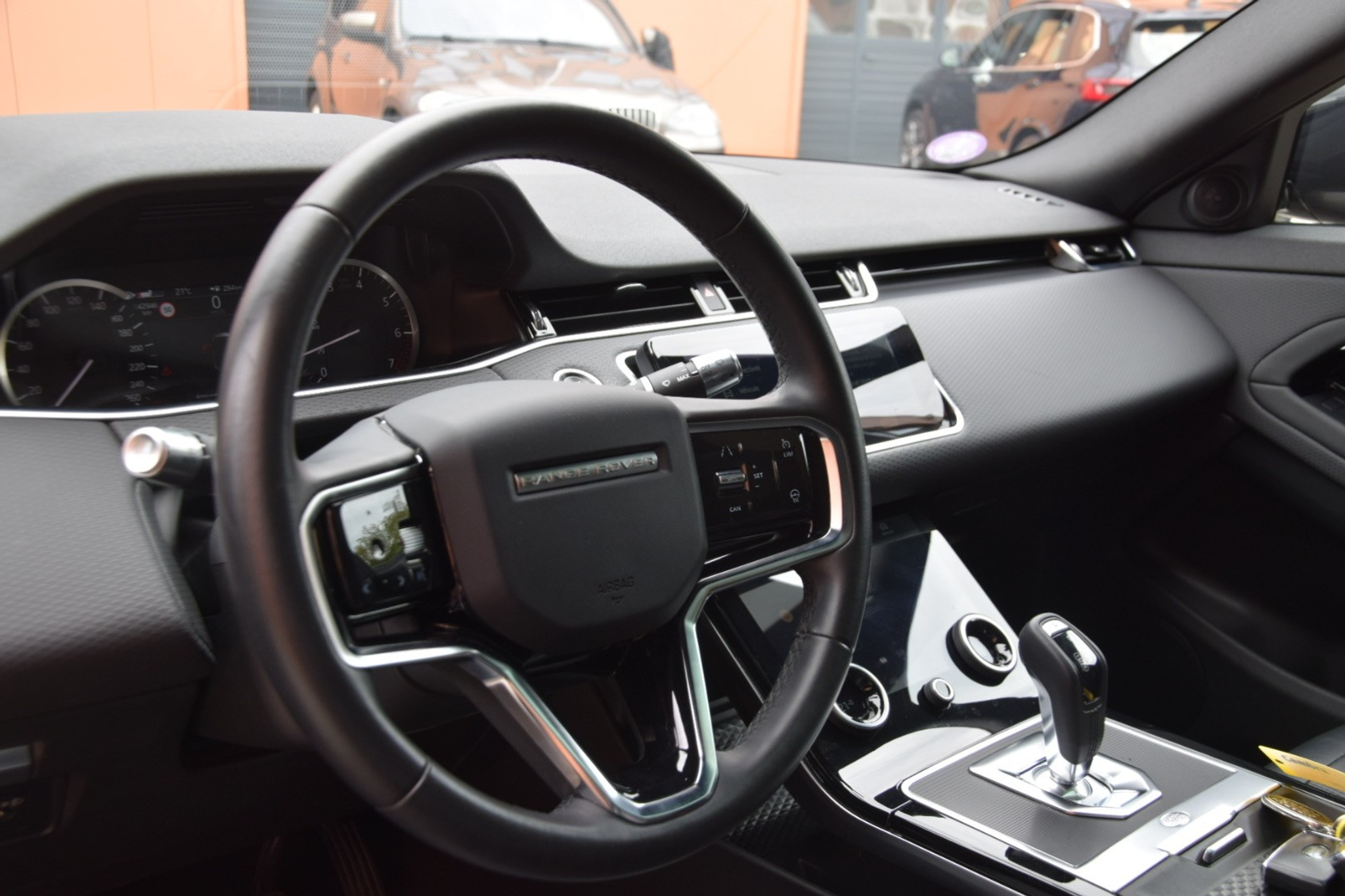 listing desktop thumbnail image 11