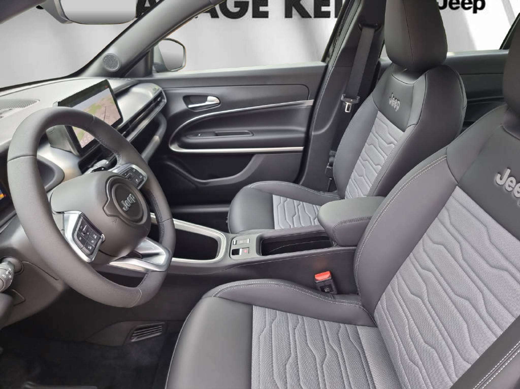 listing desktop thumbnail image 3