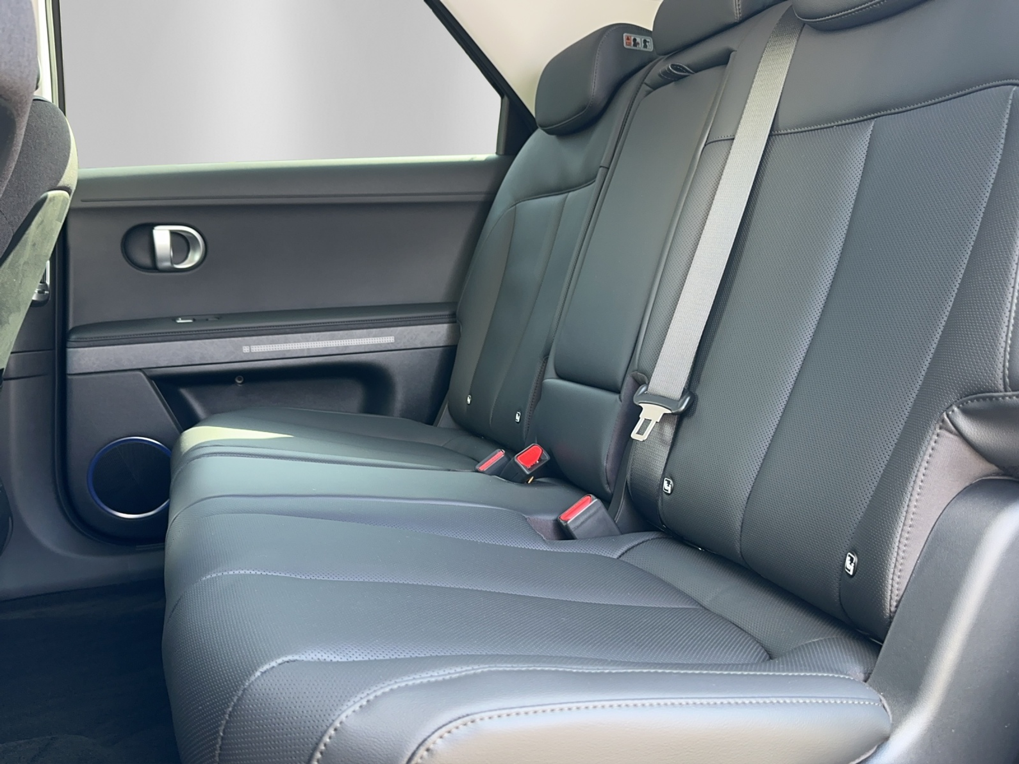 listing desktop thumbnail image 10