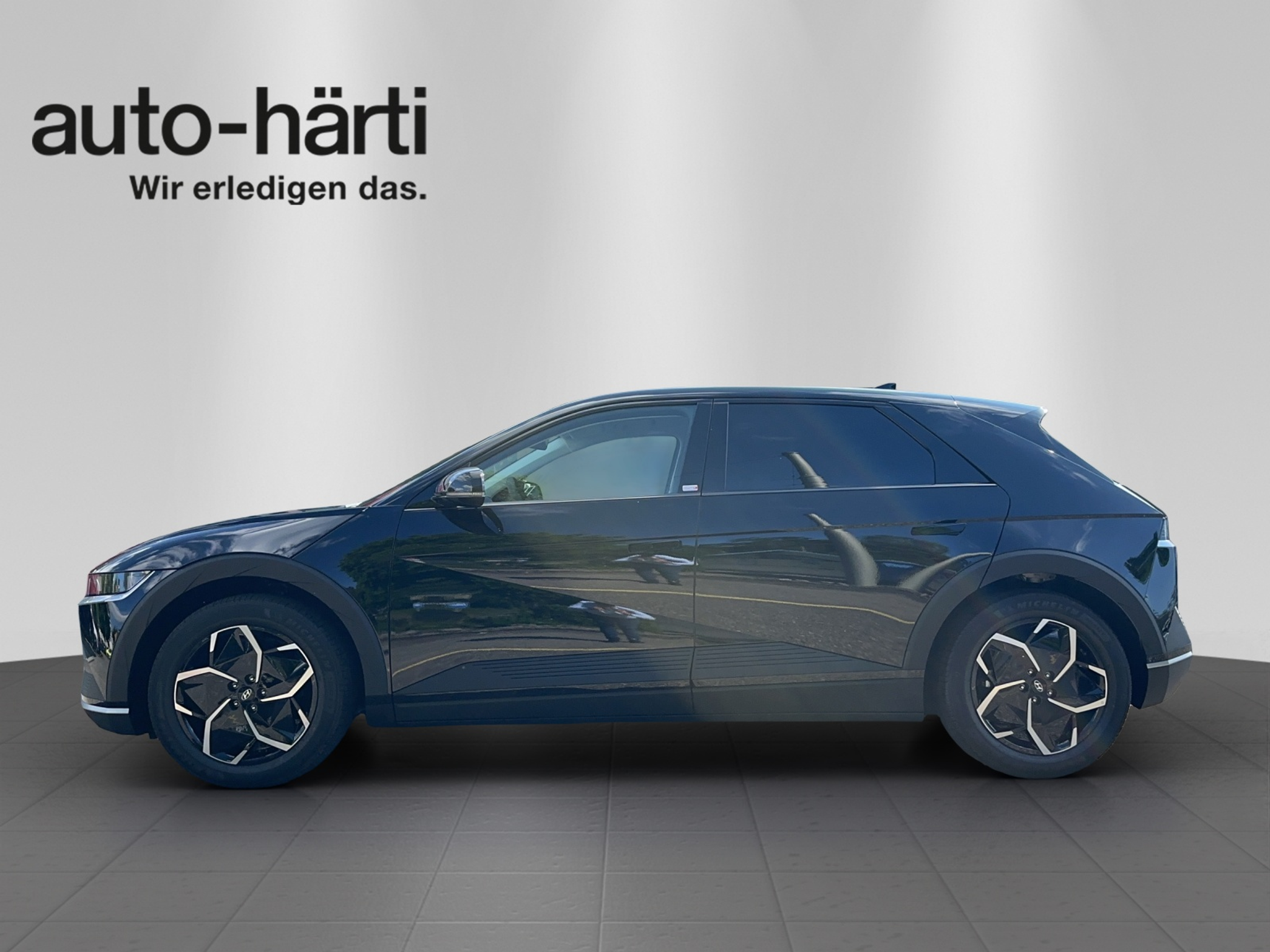 listing desktop thumbnail image 1