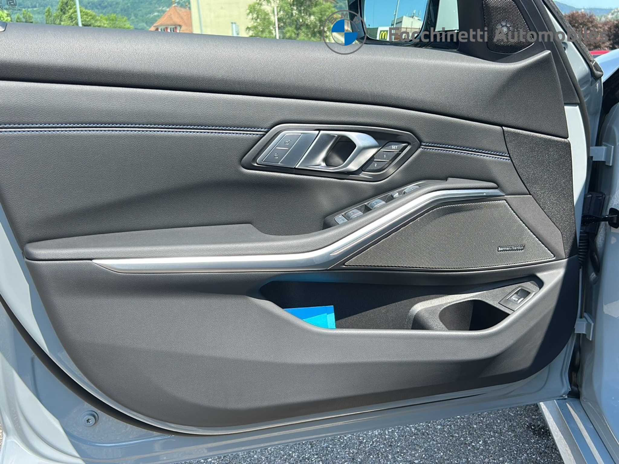 listing desktop thumbnail image 10