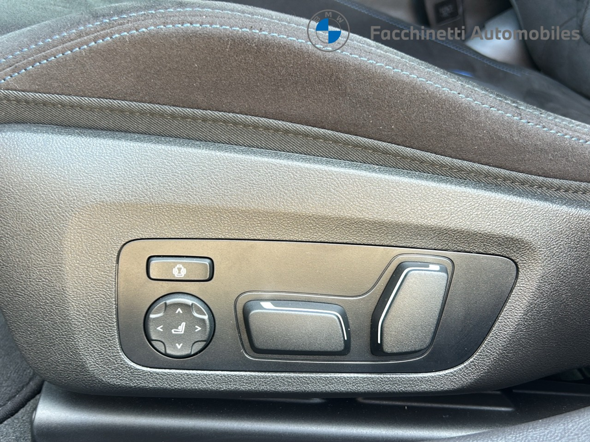 listing desktop thumbnail image 23