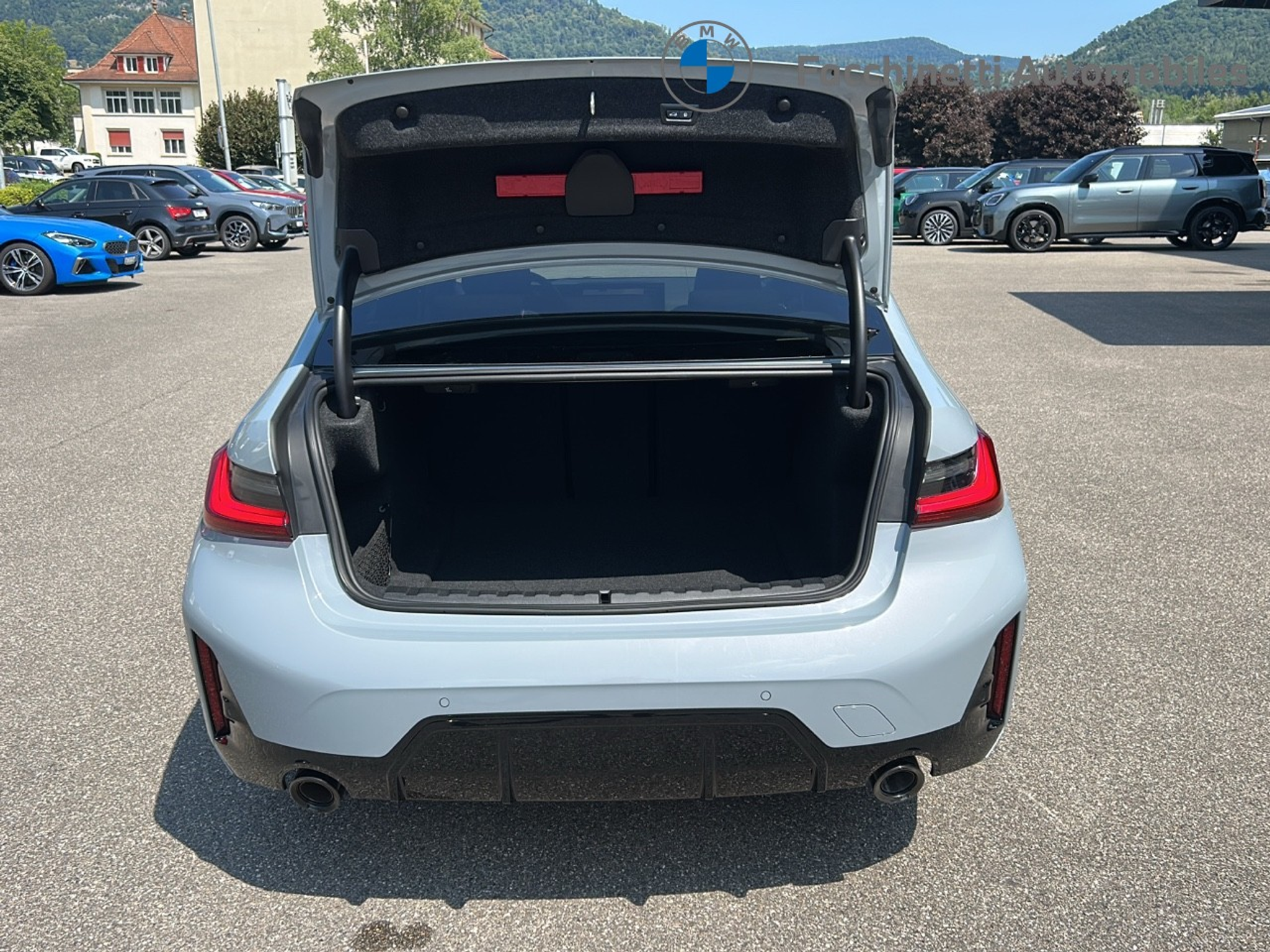 listing desktop thumbnail image 12