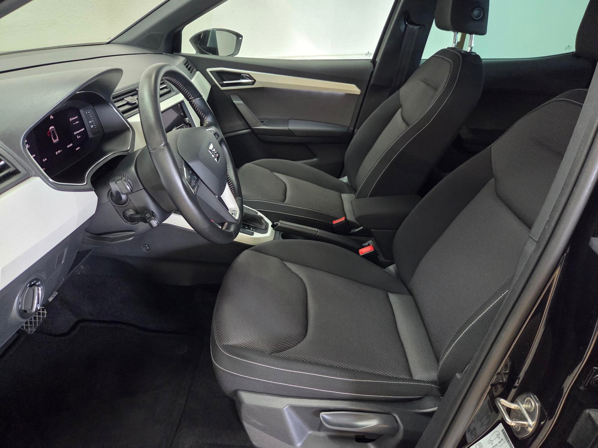 listing desktop thumbnail image 8